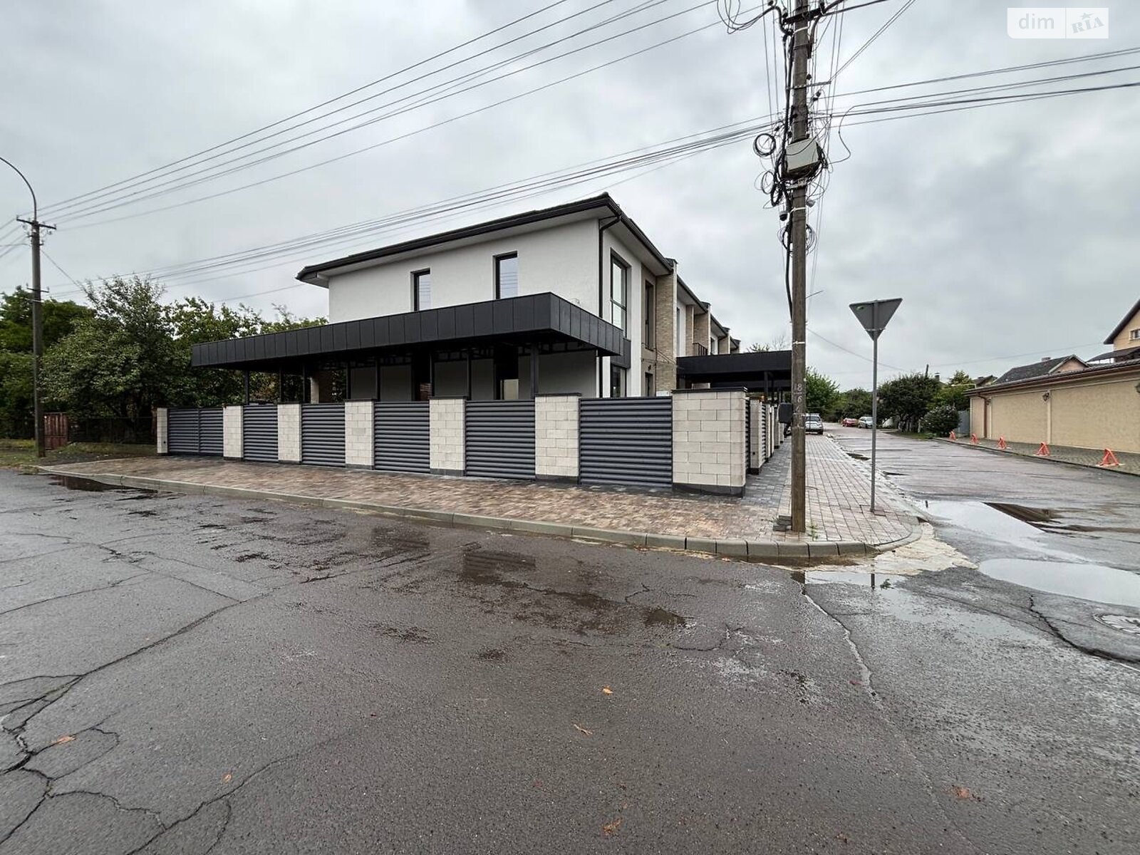 двоповерховий таунхаус, 145 кв. м, цегла. Продаж в Ужгороді, район Свепомоц фото 1 двоповерховий таунхаус, 145 кв. м, цегла. Продаж в Ужгороді, район Свепомоц фото 1