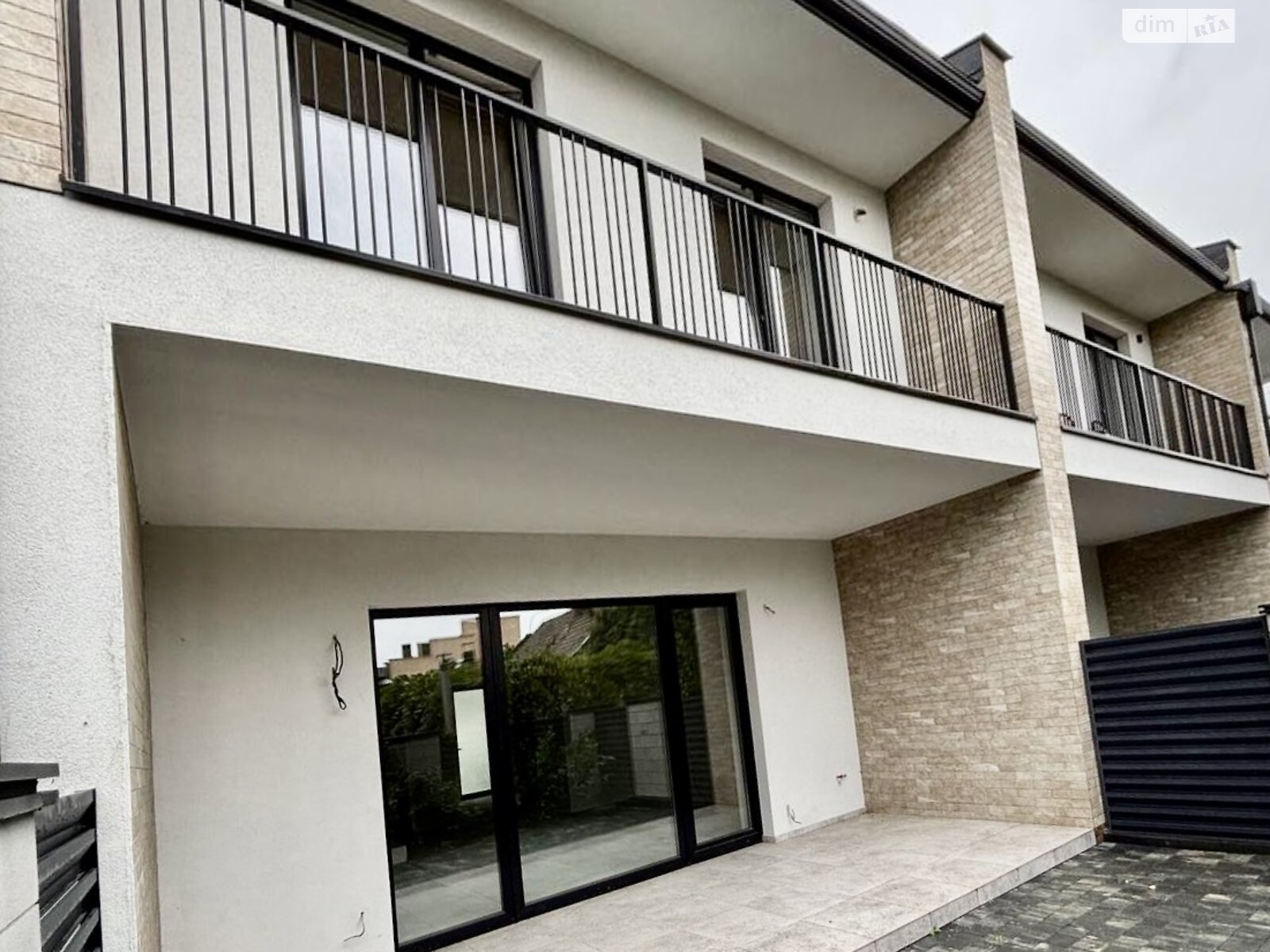 двоповерховий таунхаус, 145 кв. м, цегла. Продаж в Ужгороді, район Свепомоц фото 1 двоповерховий таунхаус, 145 кв. м, цегла. Продаж в Ужгороді, район Свепомоц фото 1