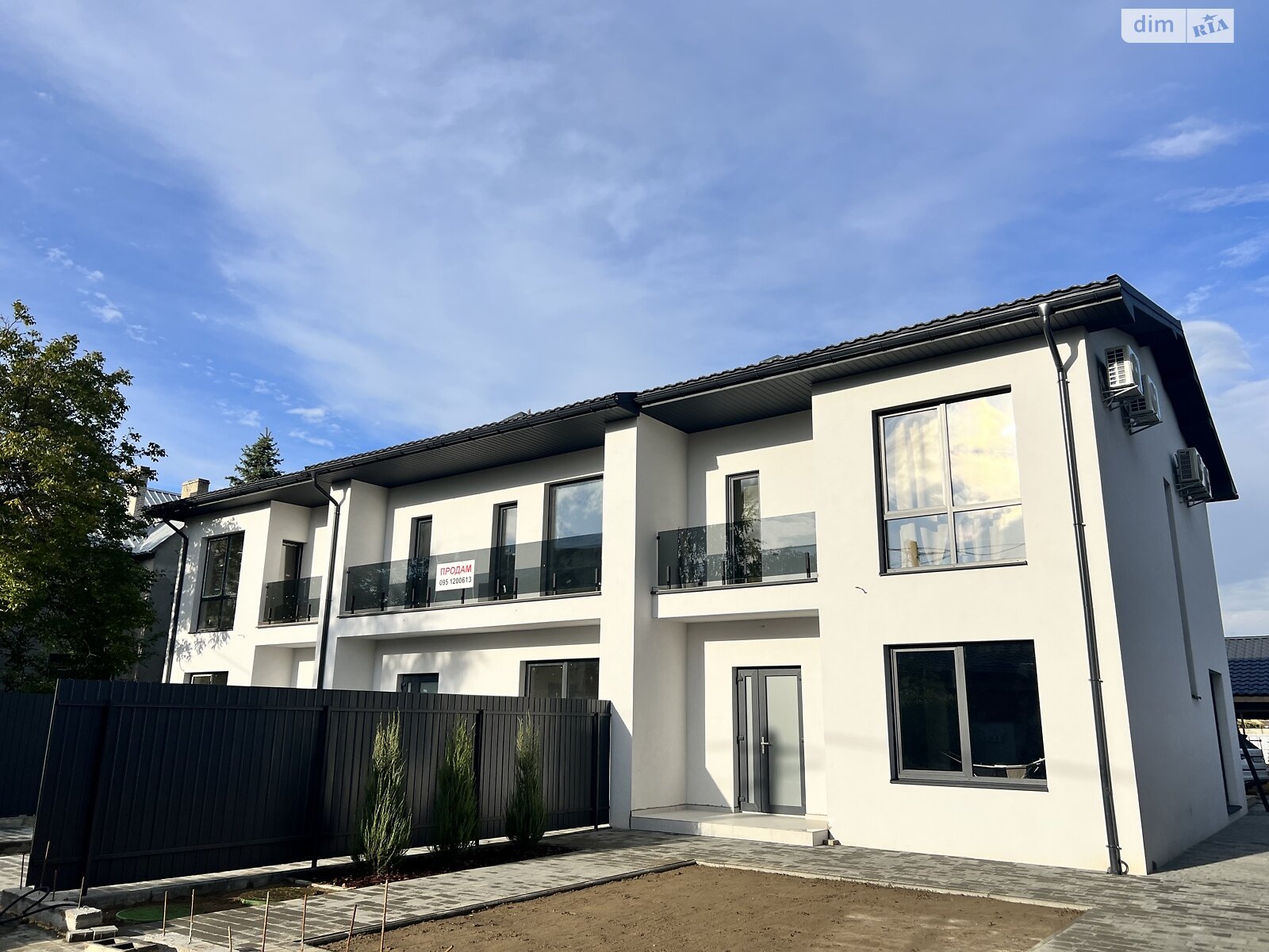 двоповерховий таунхаус, 132 кв. м, цегла. Продаж в Ужгороді, район Табла-1 фото 1 двоповерховий таунхаус, 132 кв. м, цегла. Продаж в Ужгороді, район Табла-1 фото 1