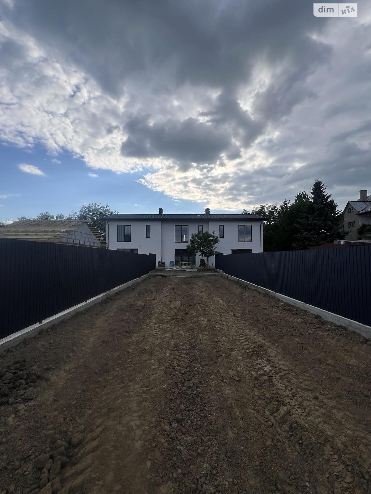 двоповерховий таунхаус, 132 кв. м, цегла. Продаж в Ужгороді, район Табла-1 фото 1 двоповерховий таунхаус, 132 кв. м, цегла. Продаж в Ужгороді, район Табла-1 фото 1