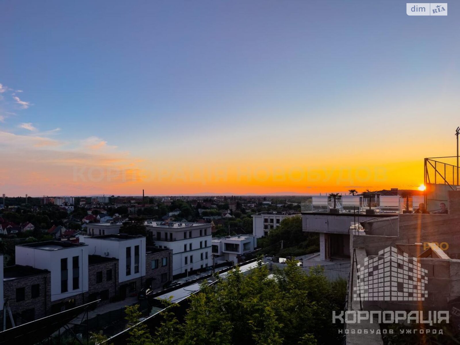 двоповерховий таунхаус, 192 кв. м, кирпич. Продаж в Ужгороді, район Центр фото 1 двоповерховий таунхаус, 192 кв. м, кирпич. Продаж в Ужгороді, район Центр фото 1