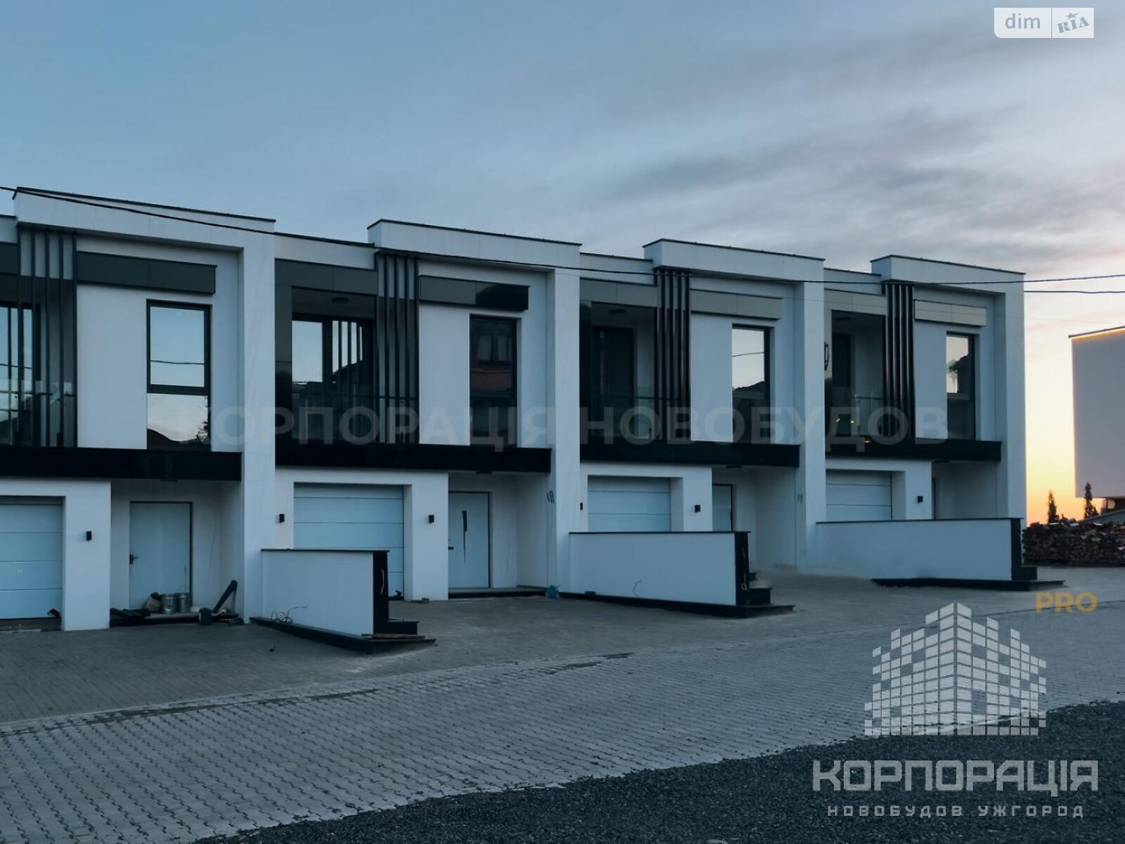 двоповерховий таунхаус, 192 кв. м, кирпич. Продаж в Ужгороді, район Центр фото 1 двоповерховий таунхаус, 192 кв. м, кирпич. Продаж в Ужгороді, район Центр фото 1