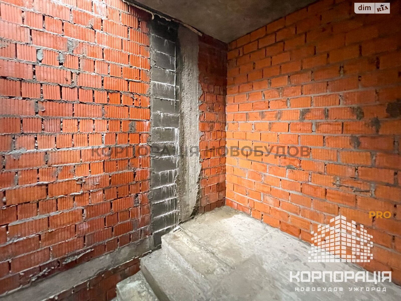двухэтажный таунхаус, 181 кв. м, кирпич. Продажа в Ужгороде район Центр фото 1 двухэтажный таунхаус, 181 кв. м, кирпич. Продажа в Ужгороде район Центр фото 1