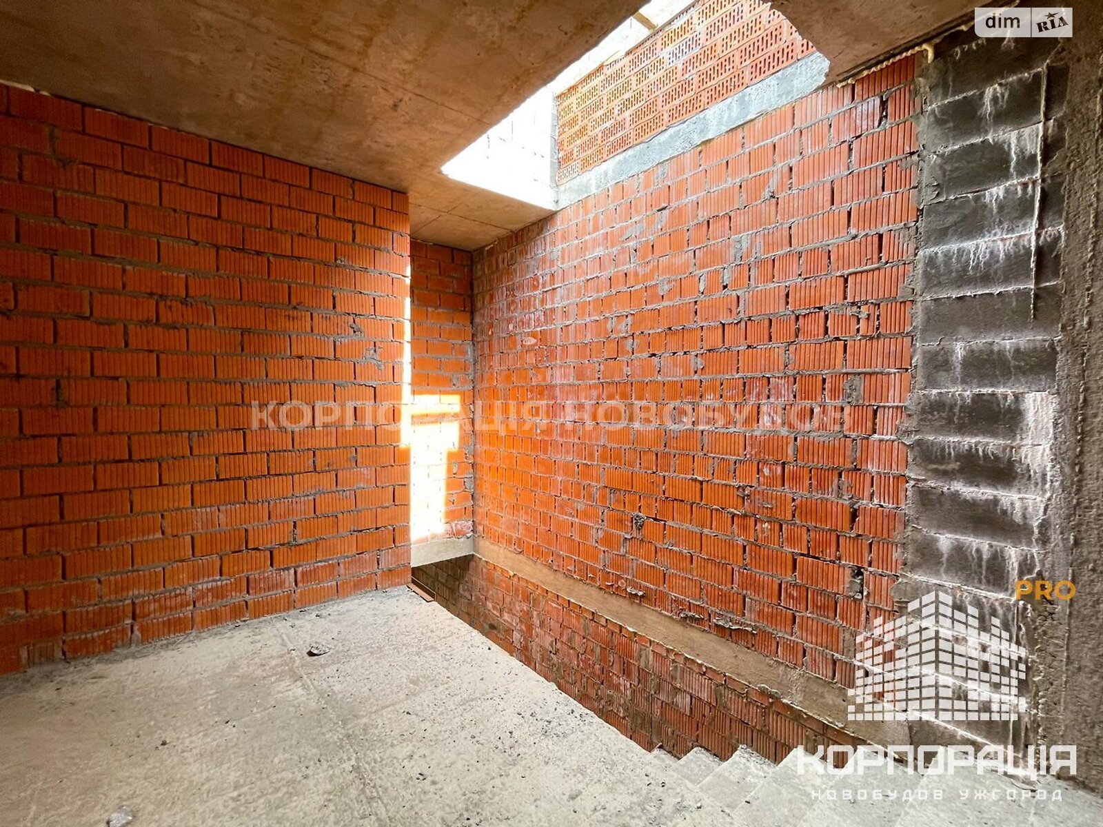 двухэтажный таунхаус, 181 кв. м, кирпич. Продажа в Ужгороде район Центр фото 1 двухэтажный таунхаус, 181 кв. м, кирпич. Продажа в Ужгороде район Центр фото 1