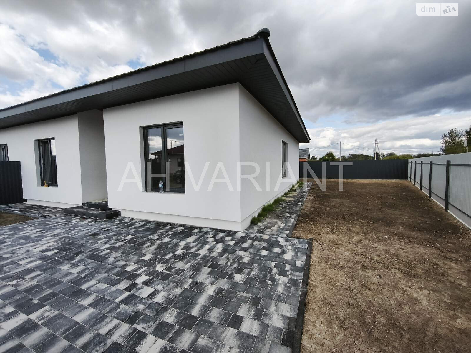 одноэтажный таунхаус, 105 кв. м, кирпич. Продажа в Ужгороде фото 1 одноэтажный таунхаус, 105 кв. м, кирпич. Продажа в Ужгороде фото 1