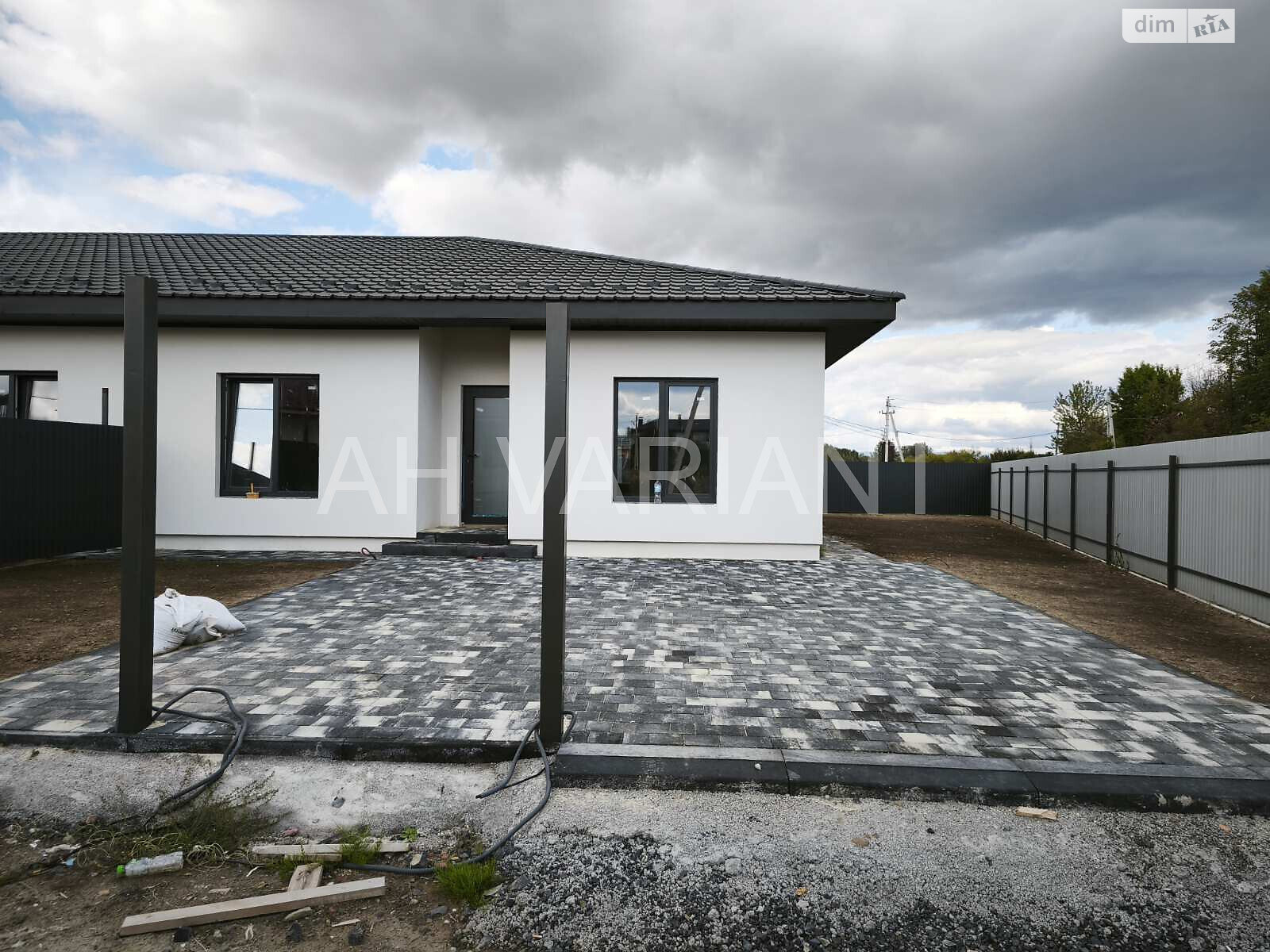 одноэтажный таунхаус, 105 кв. м, кирпич. Продажа в Ужгороде фото 1 одноэтажный таунхаус, 105 кв. м, кирпич. Продажа в Ужгороде фото 1