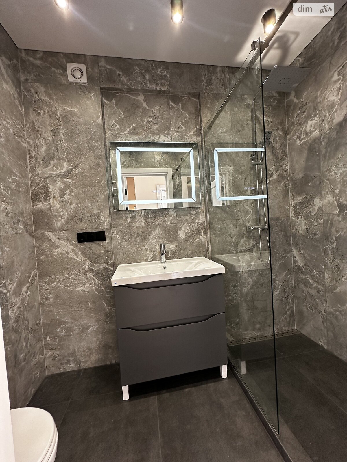 двоповерховий таунхаус, 100 кв. м, цегла. Продаж у Ужгороді фото 1 двоповерховий таунхаус, 100 кв. м, цегла. Продаж у Ужгороді фото 1