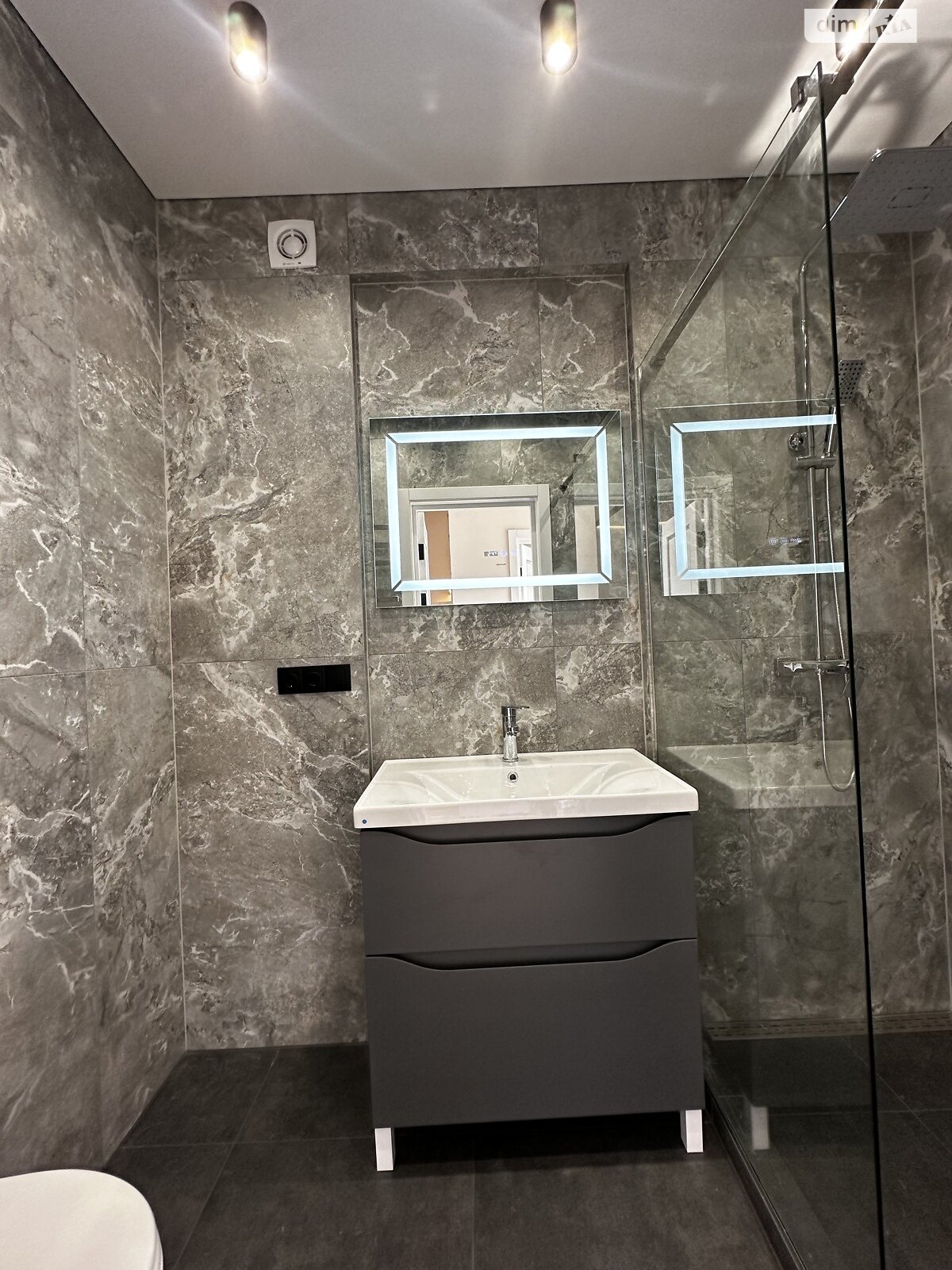 двоповерховий таунхаус, 100 кв. м, цегла. Продаж у Ужгороді фото 1 двоповерховий таунхаус, 100 кв. м, цегла. Продаж у Ужгороді фото 1