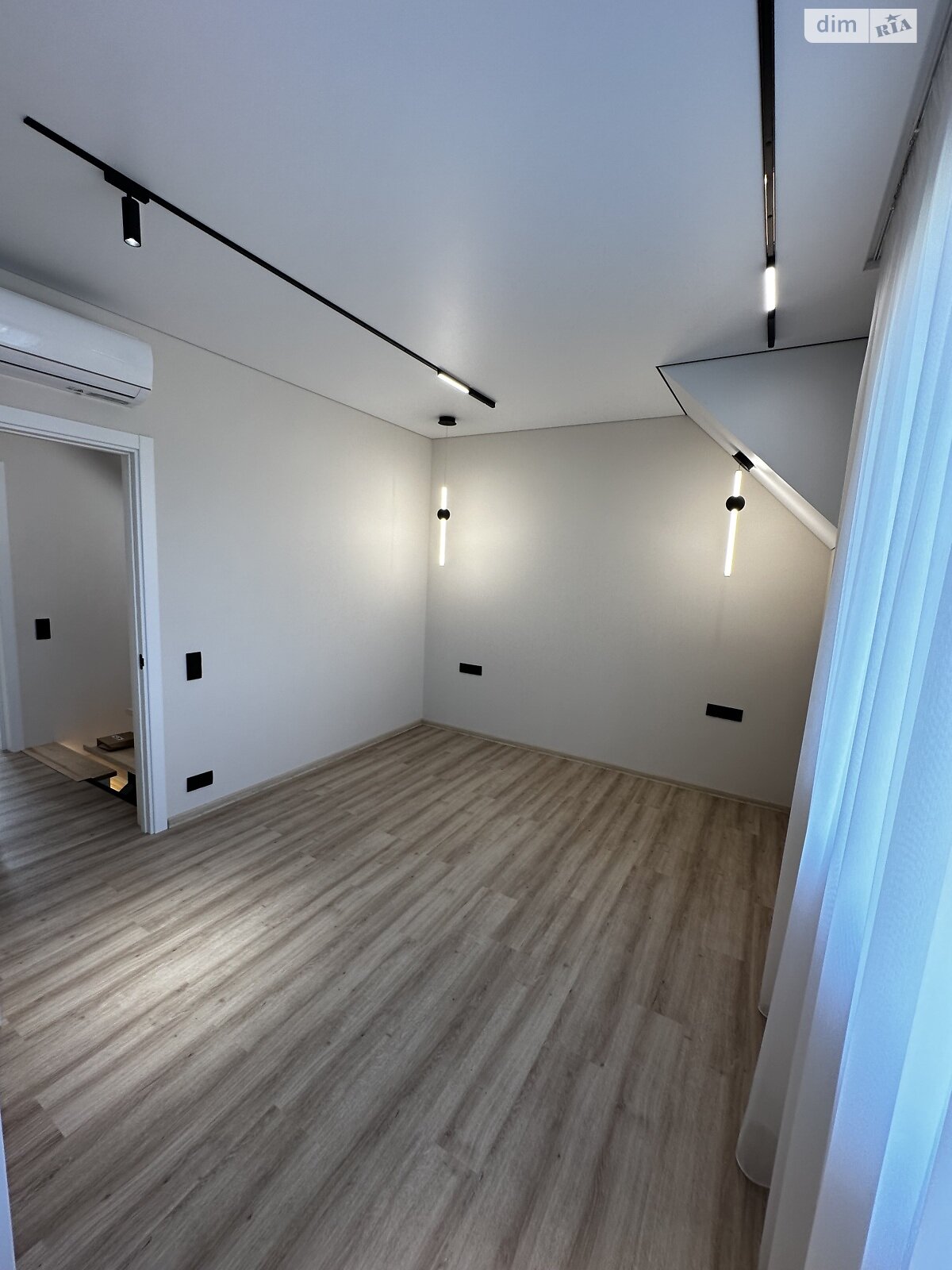 двоповерховий таунхаус, 100 кв. м, цегла. Продаж у Ужгороді фото 1 двоповерховий таунхаус, 100 кв. м, цегла. Продаж у Ужгороді фото 1