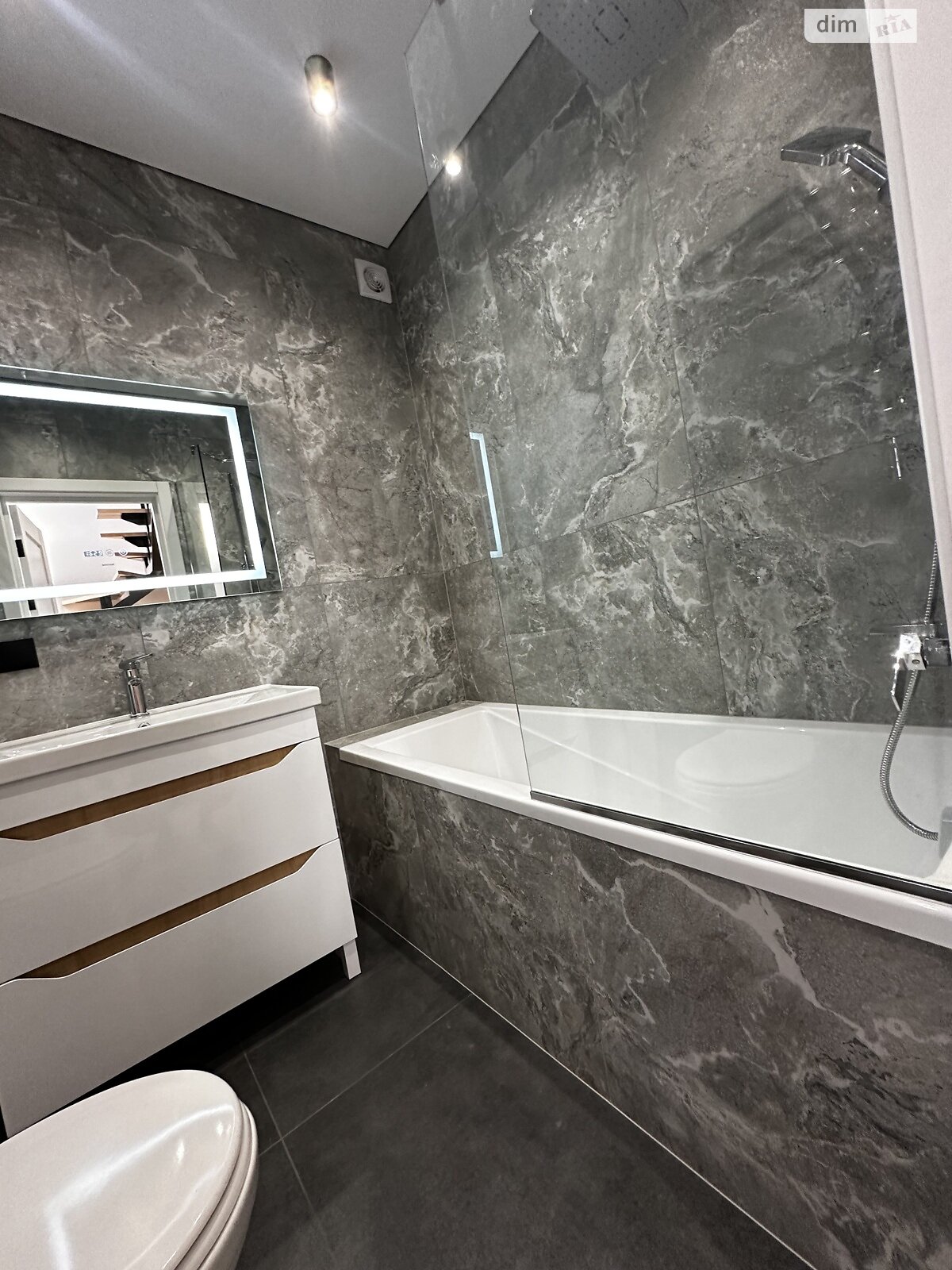 двоповерховий таунхаус, 100 кв. м, цегла. Продаж у Ужгороді фото 1 двоповерховий таунхаус, 100 кв. м, цегла. Продаж у Ужгороді фото 1