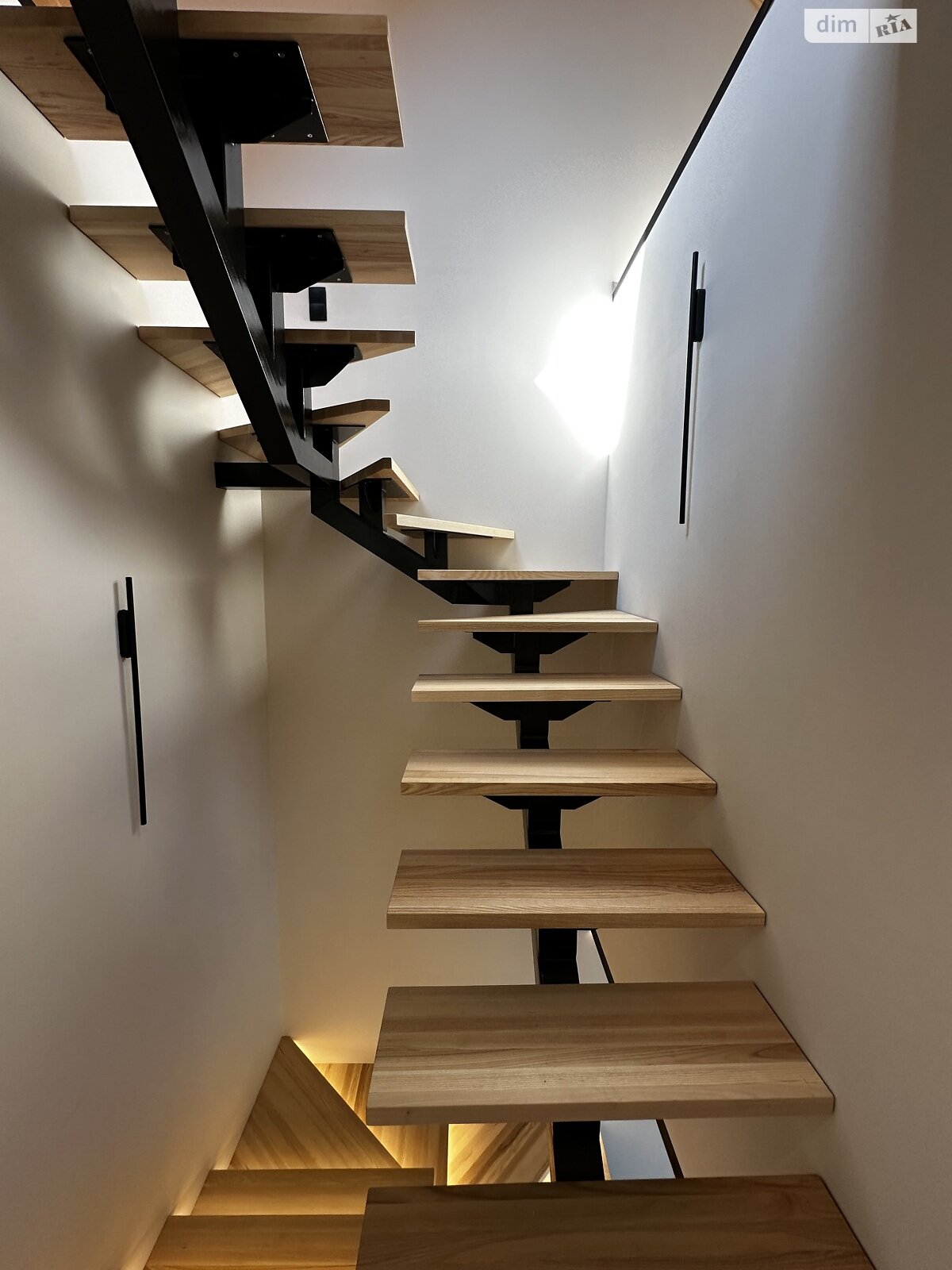 двоповерховий таунхаус, 100 кв. м, цегла. Продаж у Ужгороді фото 1 двоповерховий таунхаус, 100 кв. м, цегла. Продаж у Ужгороді фото 1