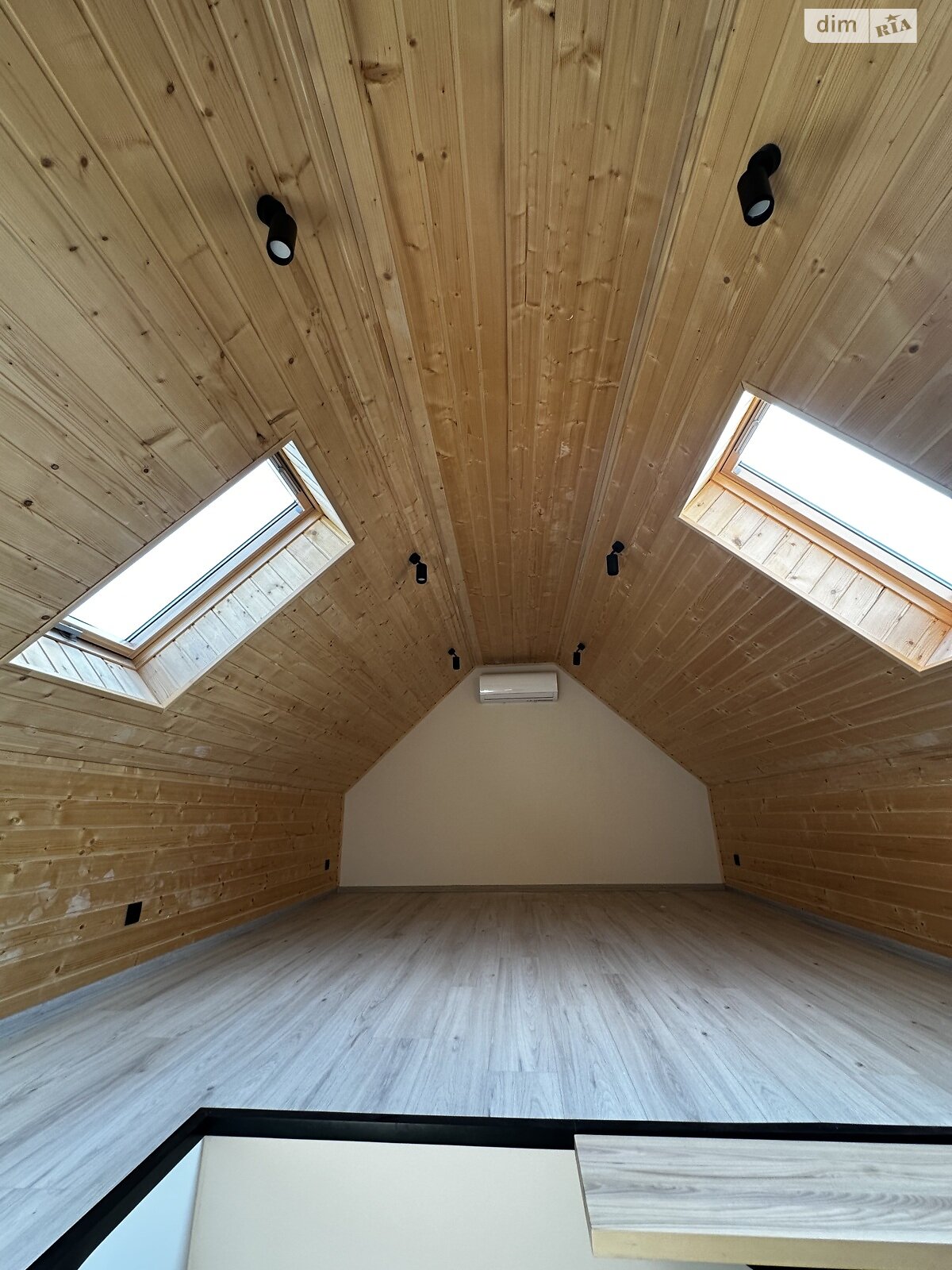 двоповерховий таунхаус, 100 кв. м, цегла. Продаж у Ужгороді фото 1 двоповерховий таунхаус, 100 кв. м, цегла. Продаж у Ужгороді фото 1