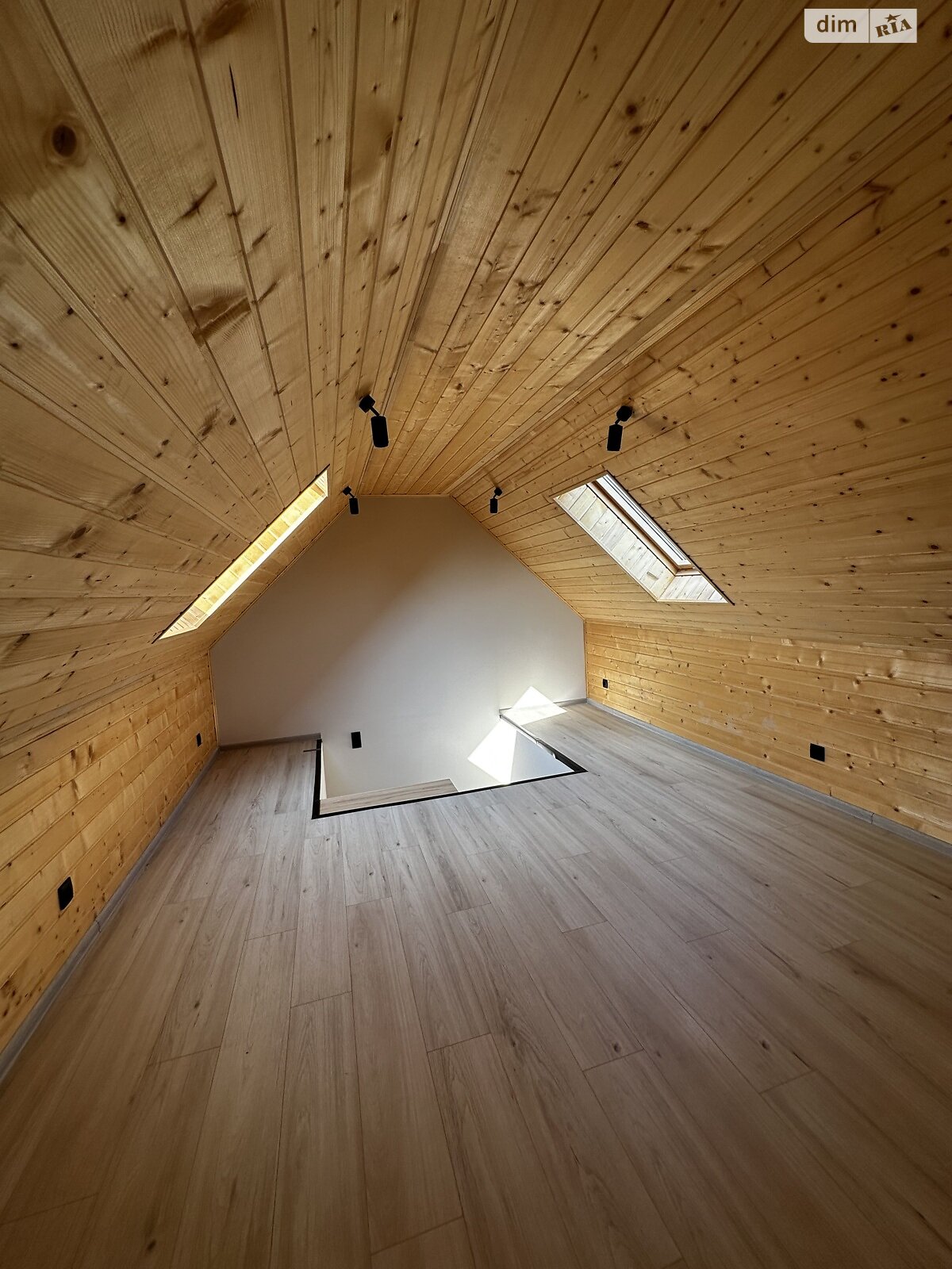 двоповерховий таунхаус, 100 кв. м, цегла. Продаж у Ужгороді фото 1 двоповерховий таунхаус, 100 кв. м, цегла. Продаж у Ужгороді фото 1