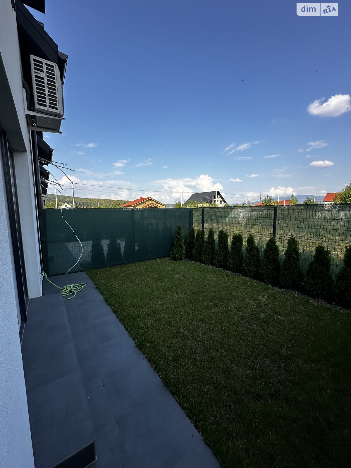 двоповерховий таунхаус, 100 кв. м, цегла. Продаж у Ужгороді фото 1 двоповерховий таунхаус, 100 кв. м, цегла. Продаж у Ужгороді фото 1