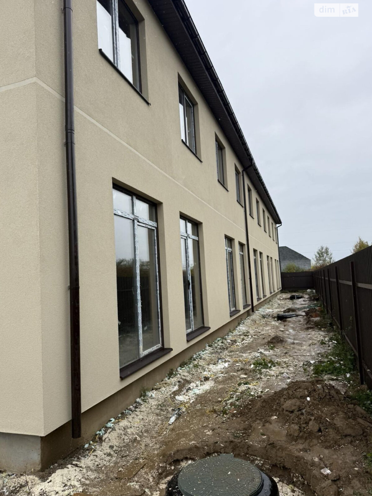 двоповерховий таунхаус, 108 кв. м, цегла. Продаж у Ужгороді фото 1