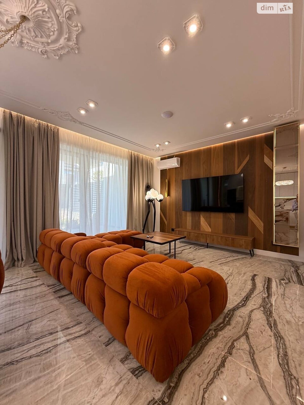 двоповерховий таунхаус, 150 кв. м, цегла. Продаж у Ужгороді фото 1 двоповерховий таунхаус, 150 кв. м, цегла. Продаж у Ужгороді фото 1