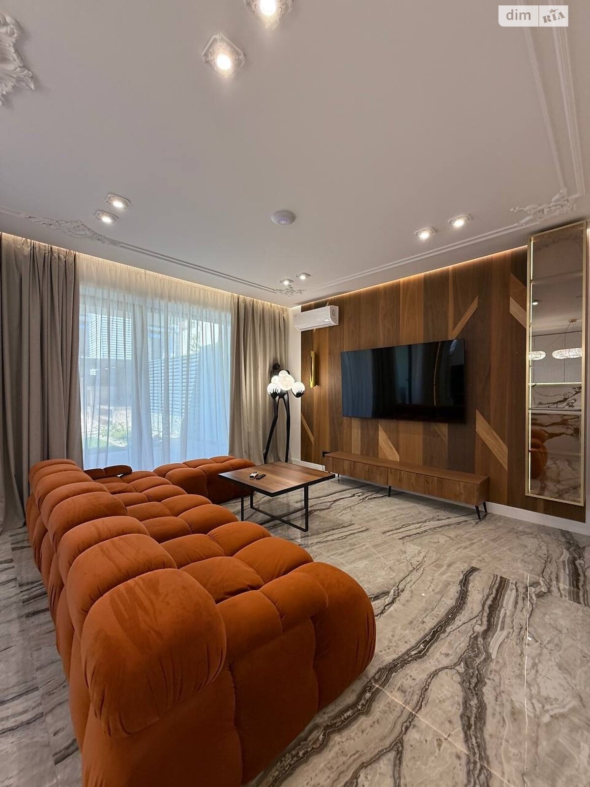 двоповерховий таунхаус, 150 кв. м, цегла. Продаж у Ужгороді фото 1 двоповерховий таунхаус, 150 кв. м, цегла. Продаж у Ужгороді фото 1