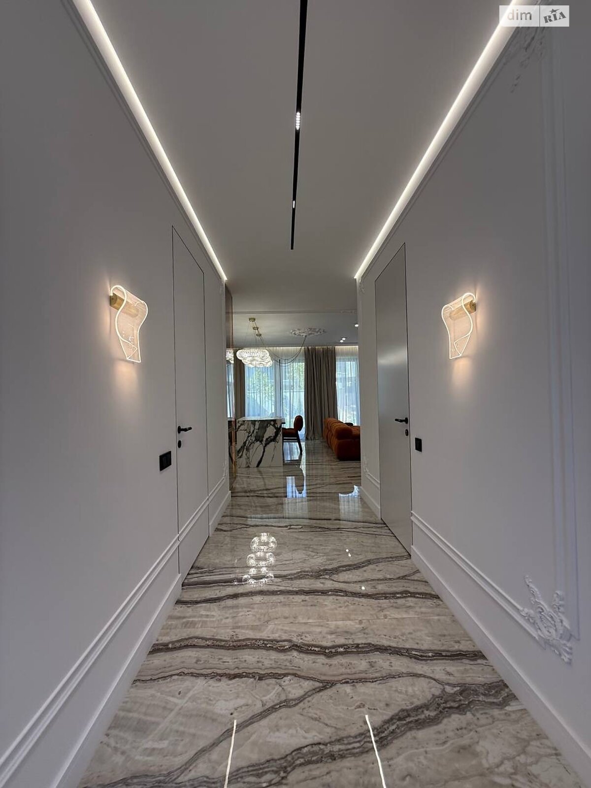 двоповерховий таунхаус, 150 кв. м, цегла. Продаж у Ужгороді фото 1 двоповерховий таунхаус, 150 кв. м, цегла. Продаж у Ужгороді фото 1