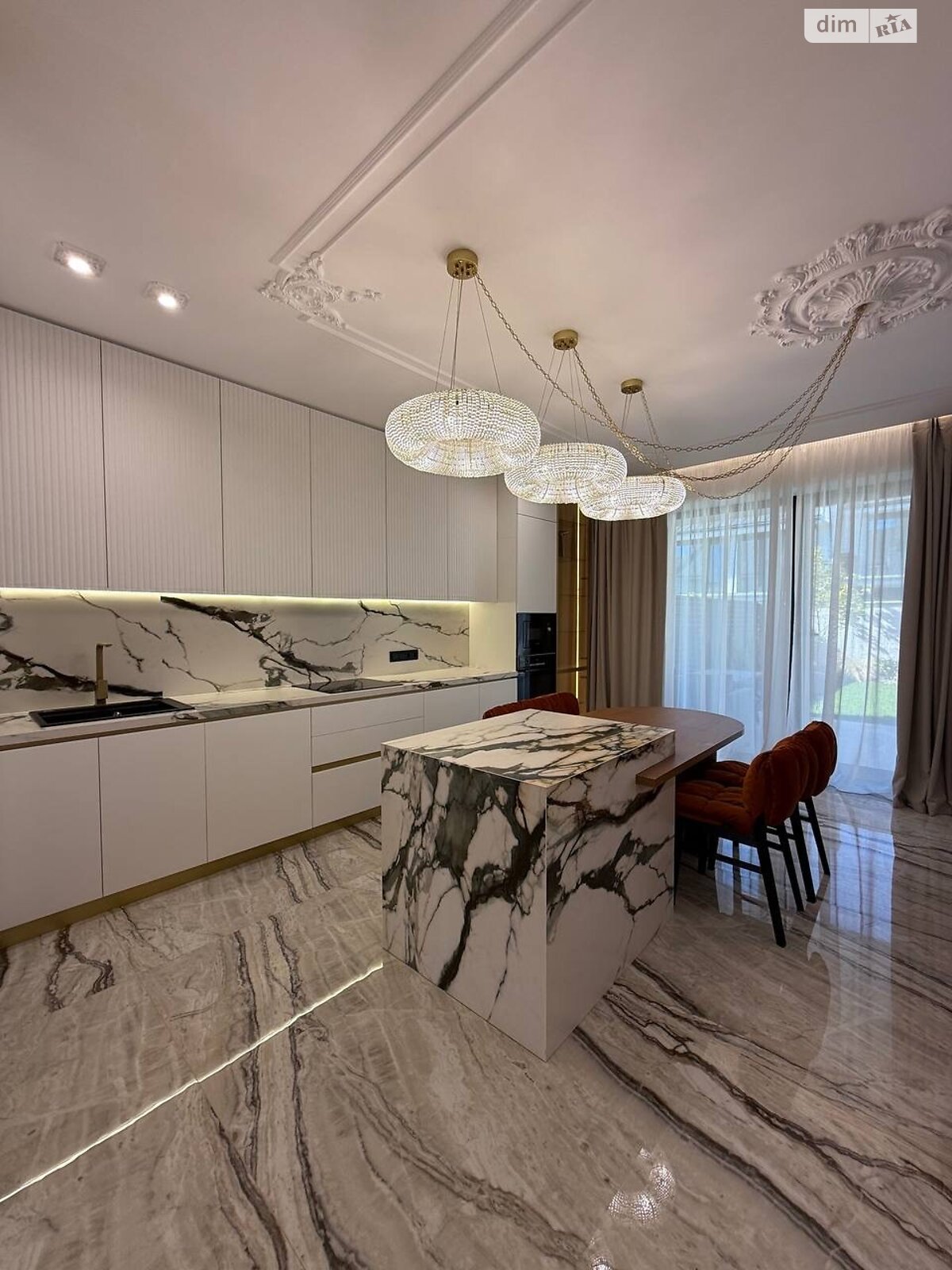 двоповерховий таунхаус, 150 кв. м, цегла. Продаж у Ужгороді фото 1 двоповерховий таунхаус, 150 кв. м, цегла. Продаж у Ужгороді фото 1