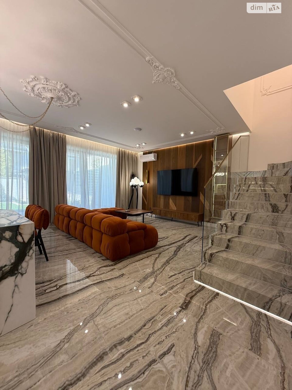 двоповерховий таунхаус, 150 кв. м, цегла. Продаж у Ужгороді фото 1 двоповерховий таунхаус, 150 кв. м, цегла. Продаж у Ужгороді фото 1