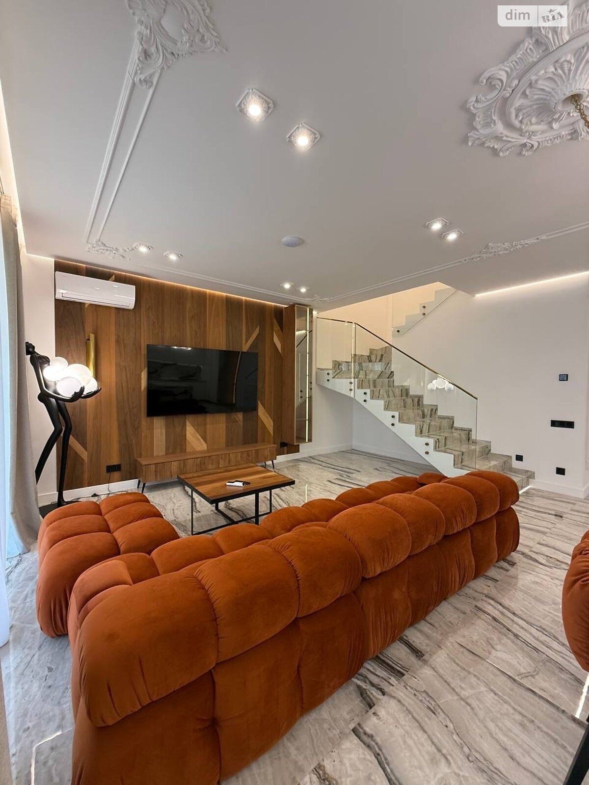 двоповерховий таунхаус, 150 кв. м, цегла. Продаж у Ужгороді фото 1 двоповерховий таунхаус, 150 кв. м, цегла. Продаж у Ужгороді фото 1