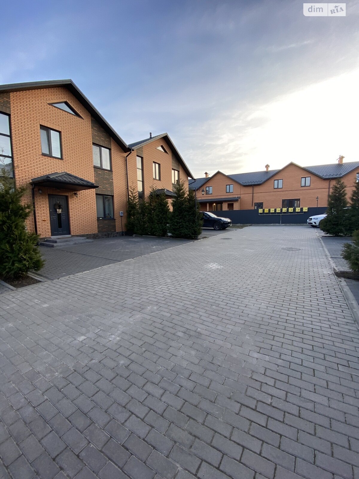 двоповерховий таунхаус, 110 кв. м, цегла. Продаж у Березині фото 1 двоповерховий таунхаус, 110 кв. м, цегла. Продаж у Березині фото 1