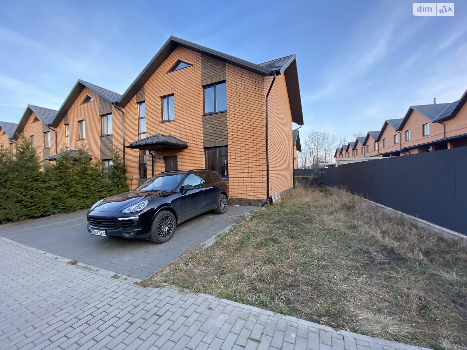 двоповерховий таунхаус, 110 кв. м, цегла. Продаж у Березині фото 1 двоповерховий таунхаус, 110 кв. м, цегла. Продаж у Березині фото 1