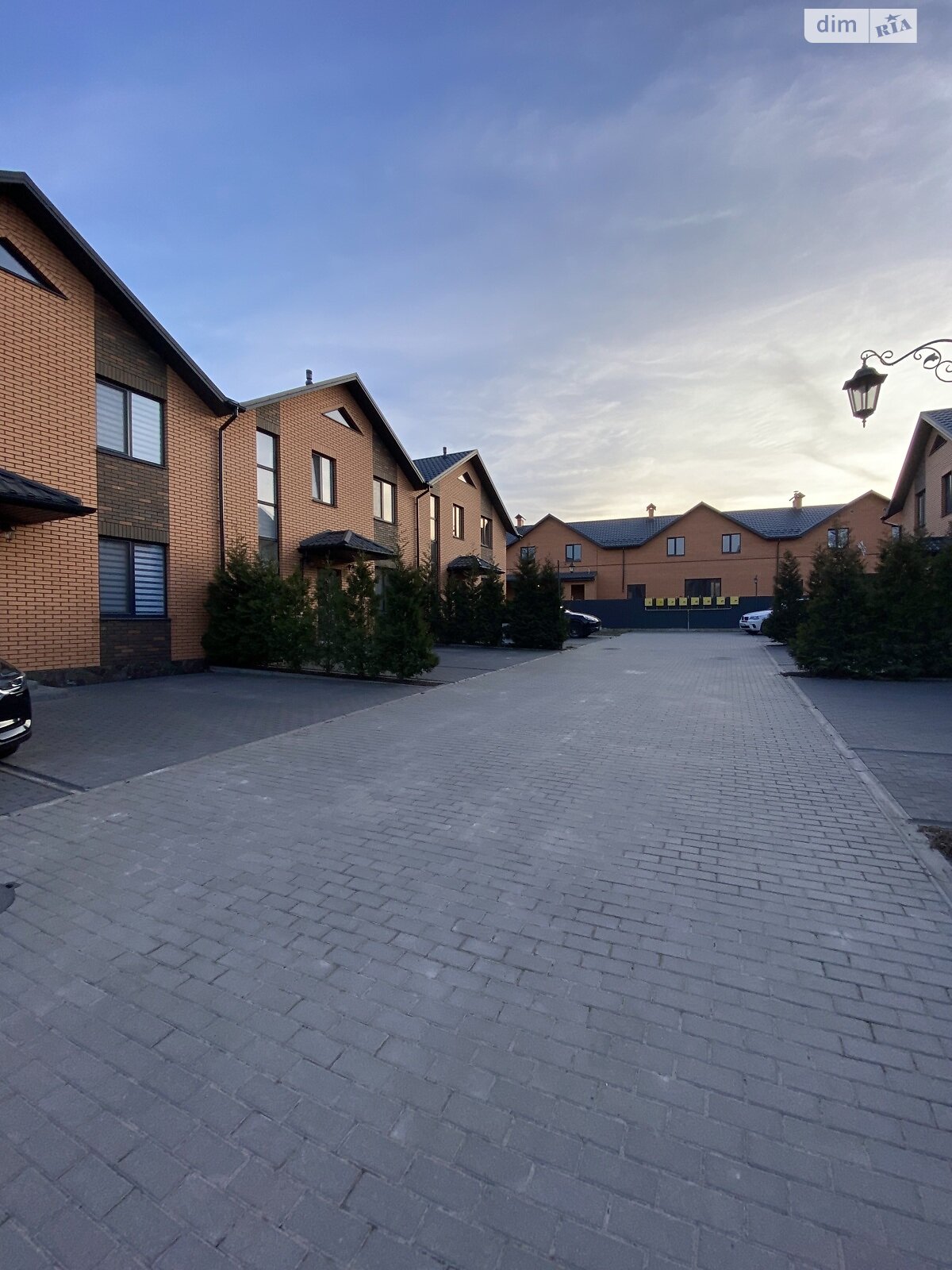 двоповерховий таунхаус, 110 кв. м, цегла. Продаж у Березині фото 1 двоповерховий таунхаус, 110 кв. м, цегла. Продаж у Березині фото 1