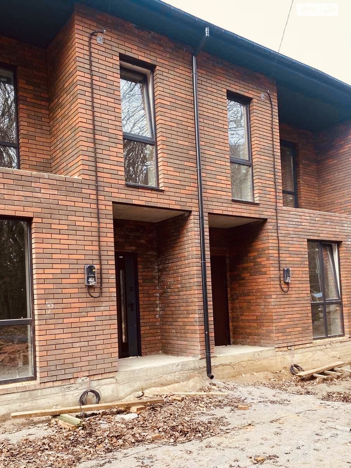 двухэтажный таунхаус, 120 кв. м, кирпич. Продажа в Зарванцах фото 1