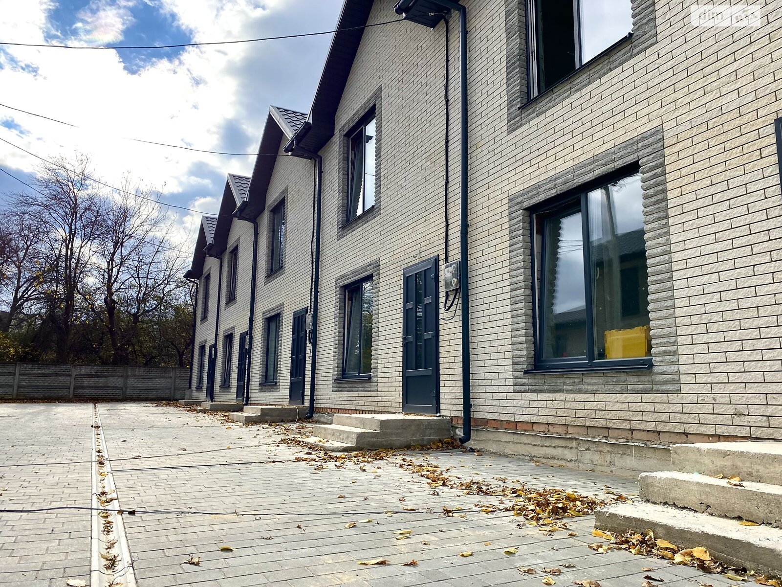 двухэтажный таунхаус, 125 кв. м, кирпич. Продажа в Виннице район Корея фото 1 двухэтажный таунхаус, 125 кв. м, кирпич. Продажа в Виннице район Корея фото 1