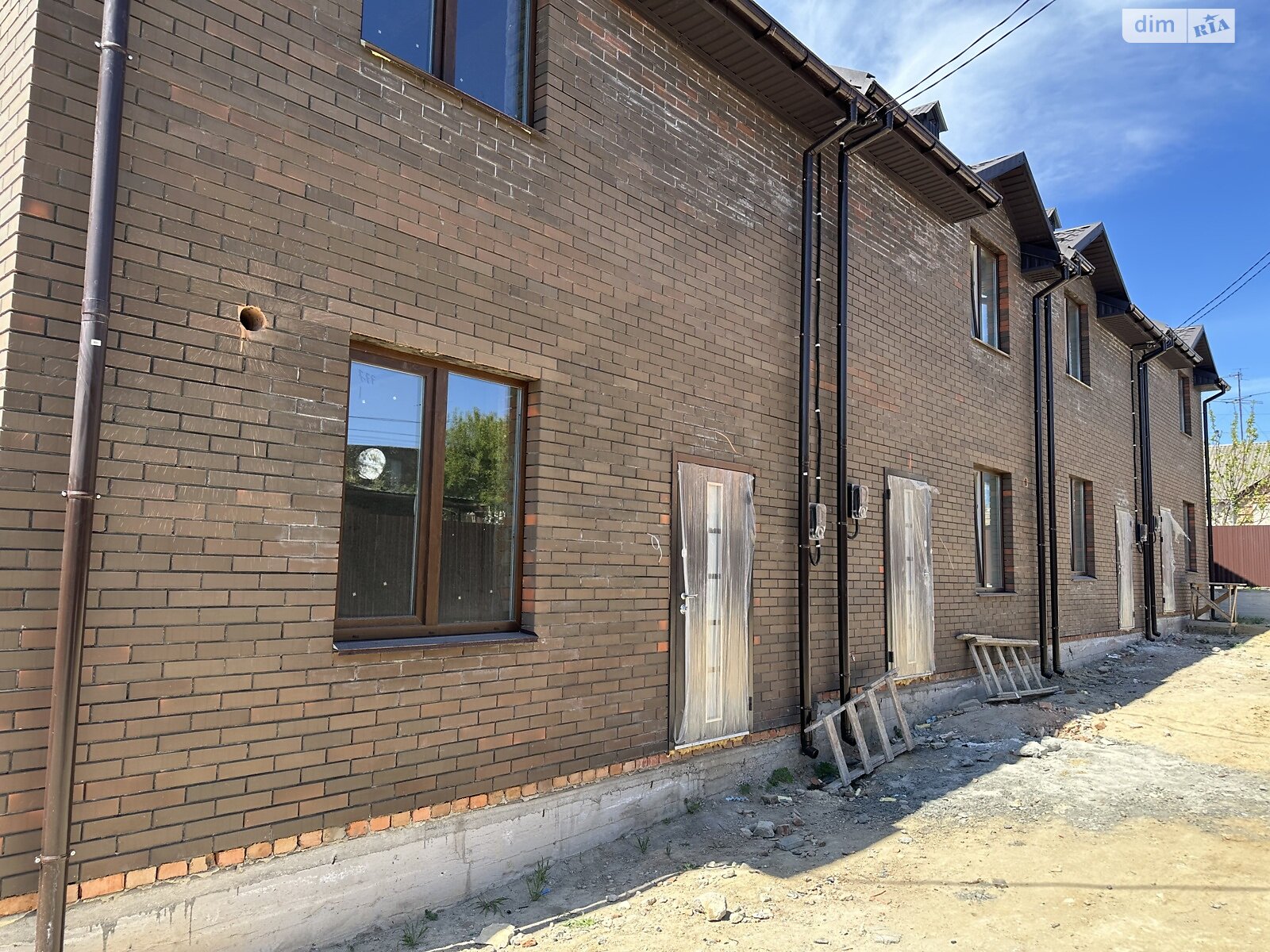 двухэтажный таунхаус, 75 кв. м, кирпич. Продажа в Виннице район Старый город фото 1 двухэтажный таунхаус, 75 кв. м, кирпич. Продажа в Виннице район Старый город фото 1