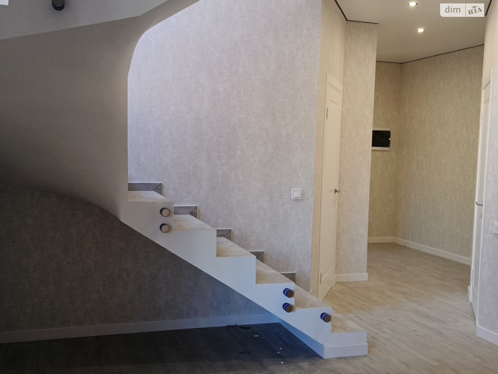 двухэтажный таунхаус, 92 кв. м, кирпич. Продажа в Виннице район Старый город фото 1 двухэтажный таунхаус, 92 кв. м, кирпич. Продажа в Виннице район Старый город фото 1