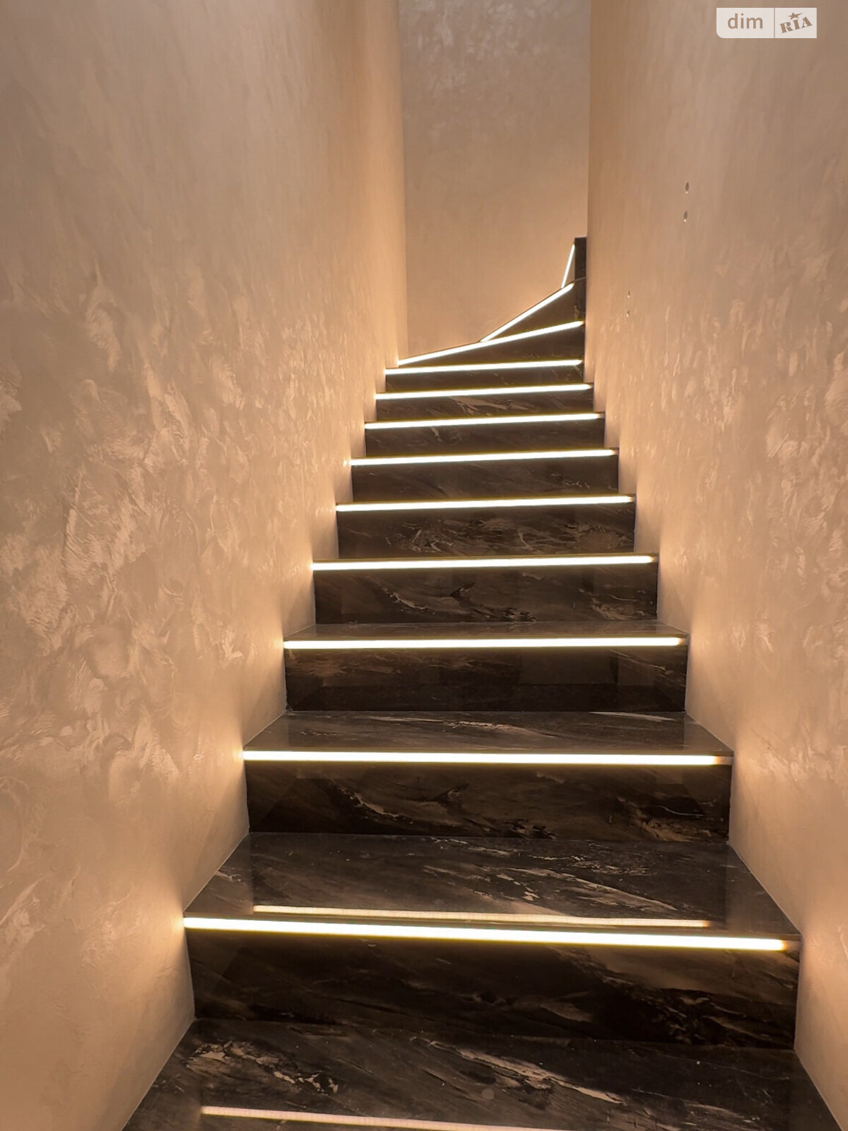 двухэтажный таунхаус, 105 кв. м, кирпич. Продажа в Виннице район Центр фото 1 двухэтажный таунхаус, 105 кв. м, кирпич. Продажа в Виннице район Центр фото 1