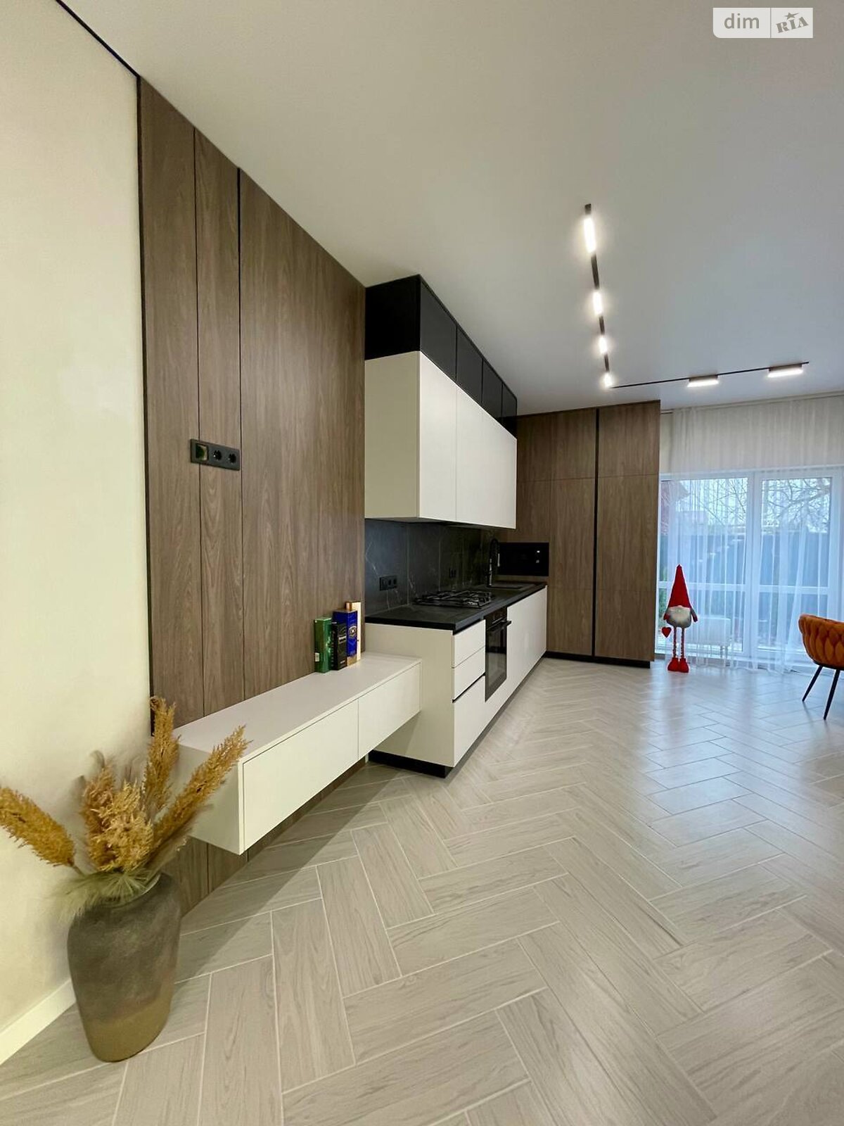 двухэтажный таунхаус, 115 кв. м, кирпич. Продажа в Зарванцах фото 1