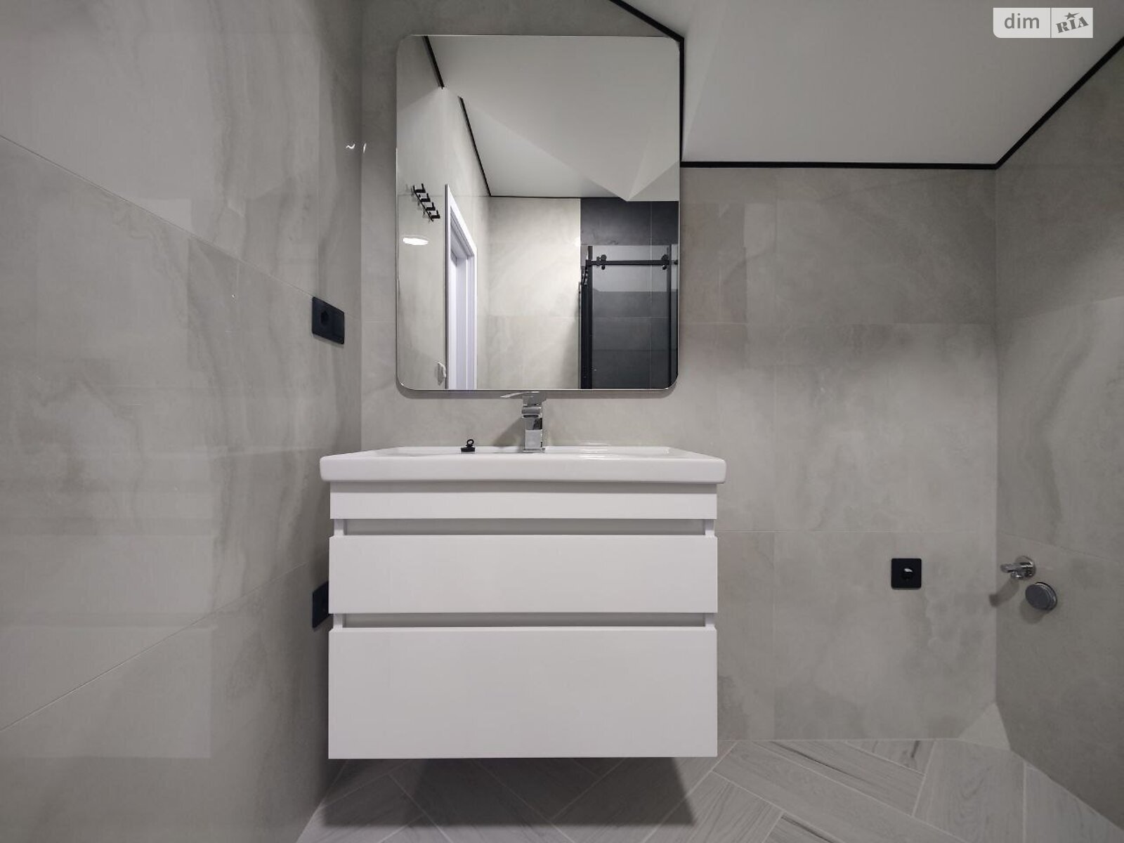 двухэтажный таунхаус, 115 кв. м, кирпич. Продажа в Зарванцах фото 1