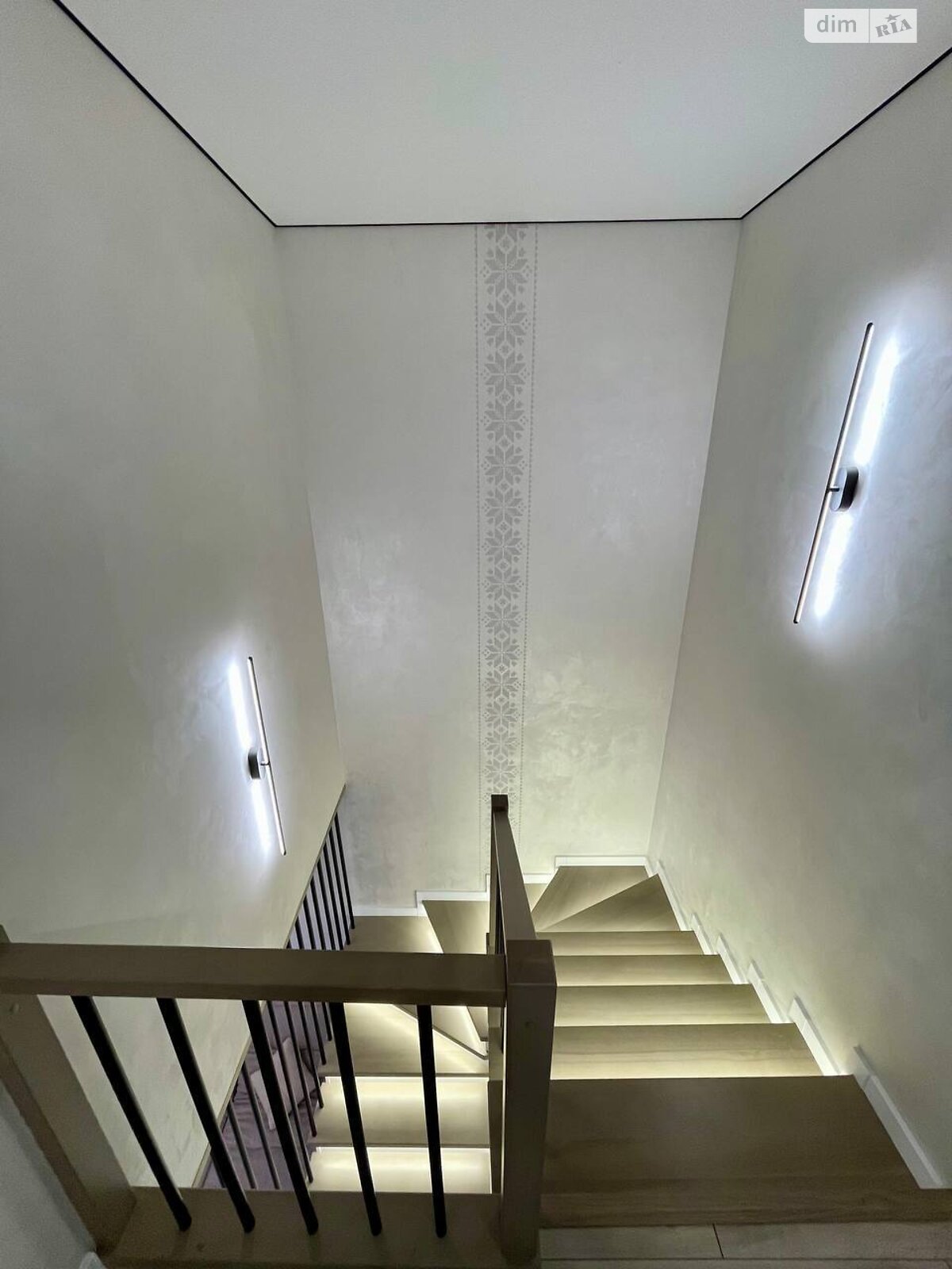 двухэтажный таунхаус, 115 кв. м, кирпич. Продажа в Зарванцах фото 1