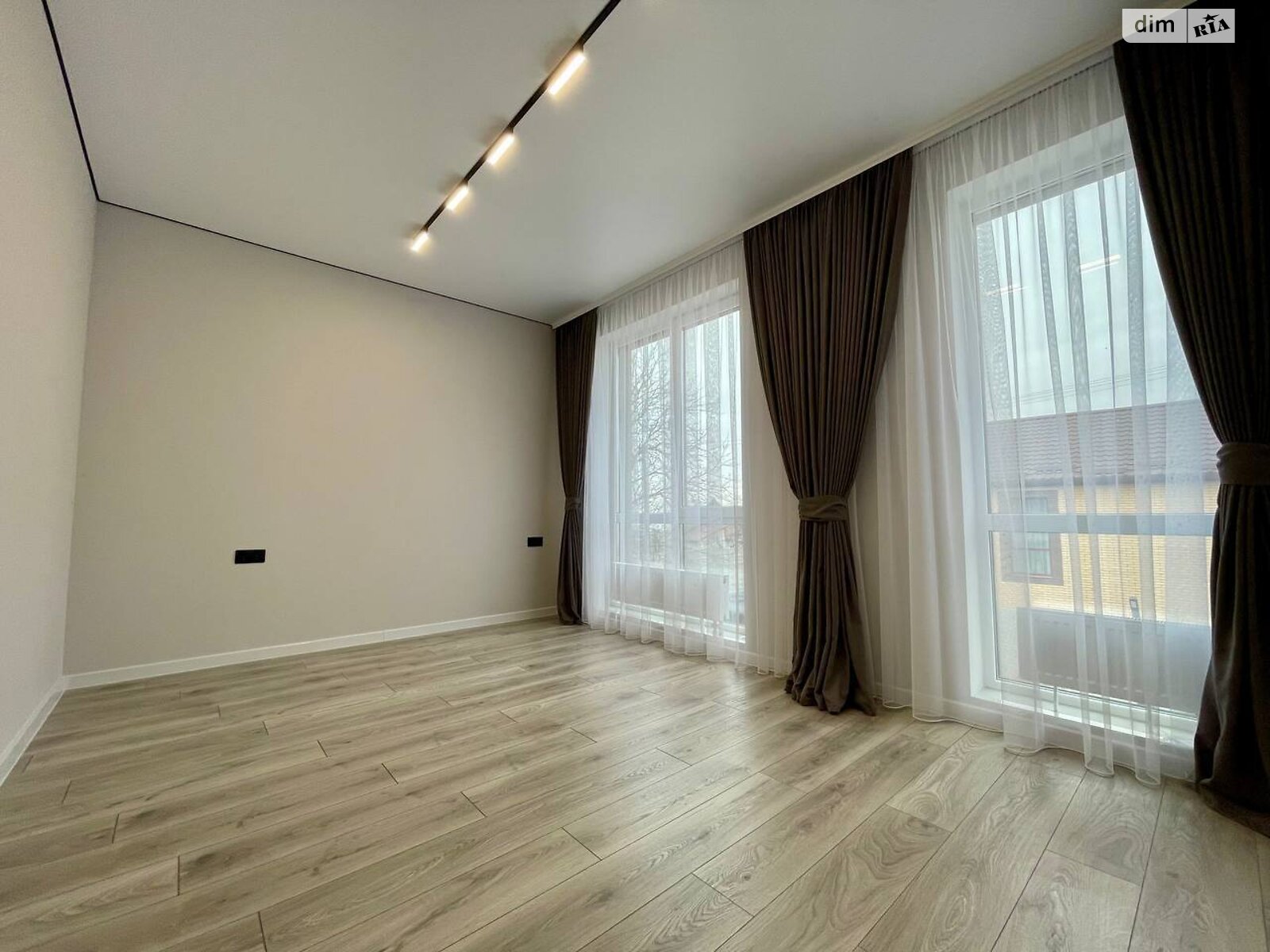 двухэтажный таунхаус, 115 кв. м, кирпич. Продажа в Зарванцах фото 1