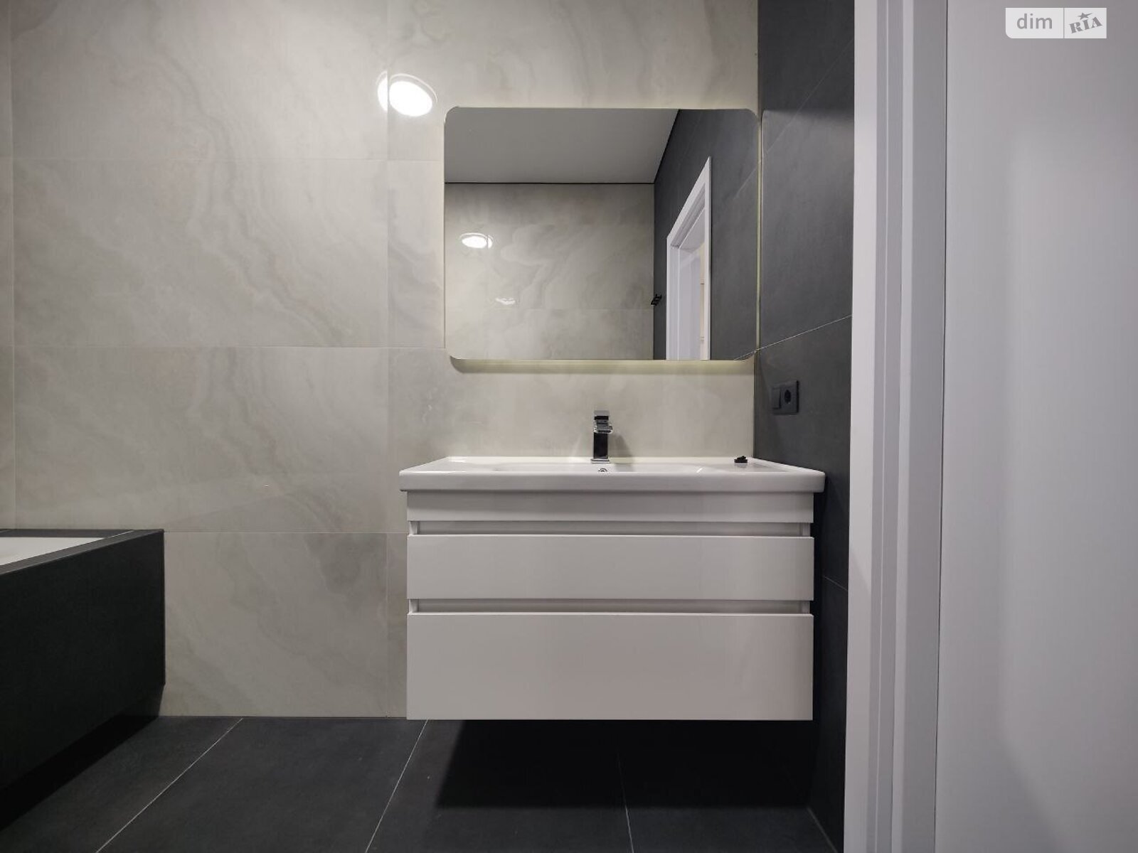 двухэтажный таунхаус, 115 кв. м, кирпич. Продажа в Зарванцах фото 1