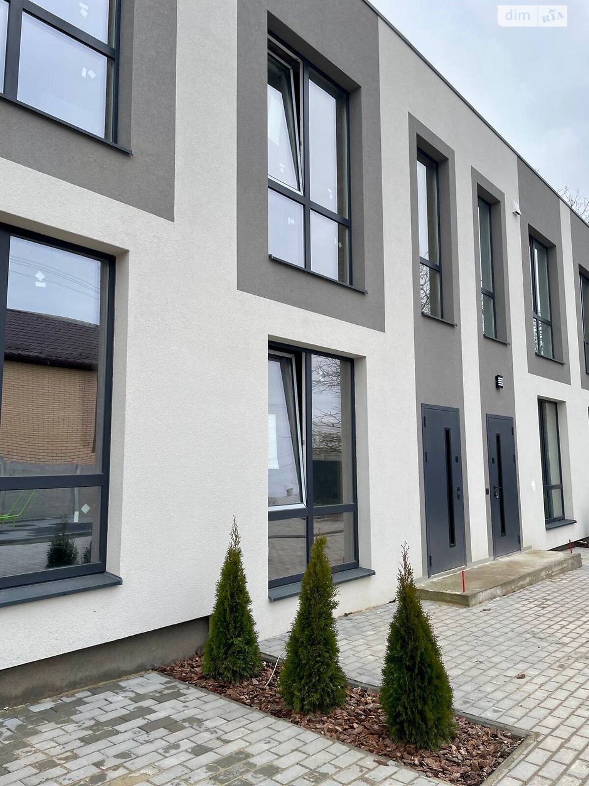 двухэтажный таунхаус, 115 кв. м, кирпич. Продажа в Зарванцах фото 1