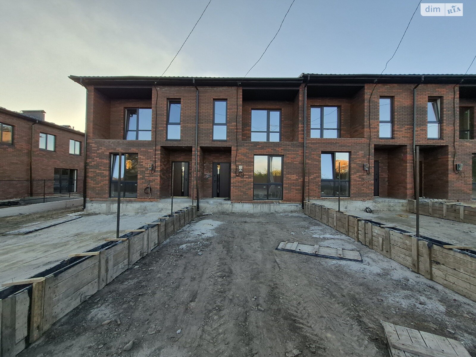 двухэтажный таунхаус, 120 кв. м, кирпич. Продажа в Винницких Хуторах фото 1 двухэтажный таунхаус, 120 кв. м, кирпич. Продажа в Винницких Хуторах фото 1