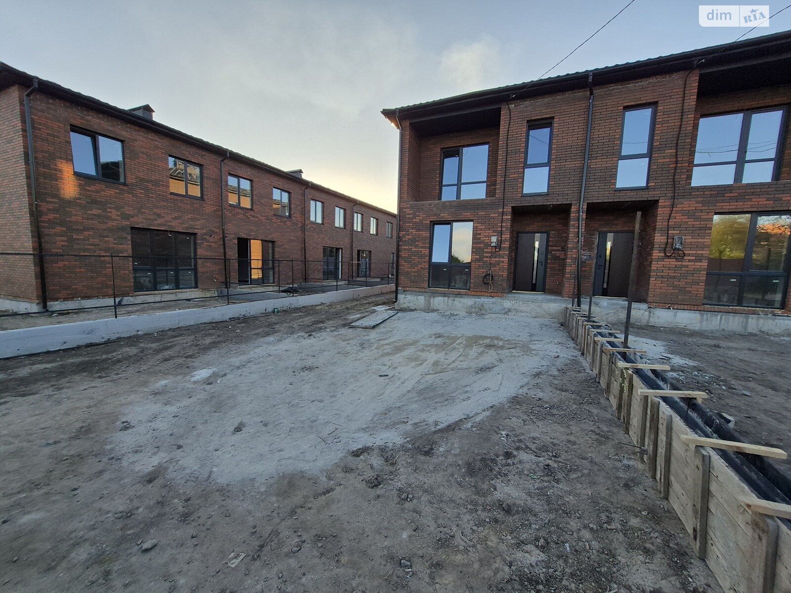 двухэтажный таунхаус, 120 кв. м, кирпич. Продажа в Винницких Хуторах фото 1 двухэтажный таунхаус, 120 кв. м, кирпич. Продажа в Винницких Хуторах фото 1