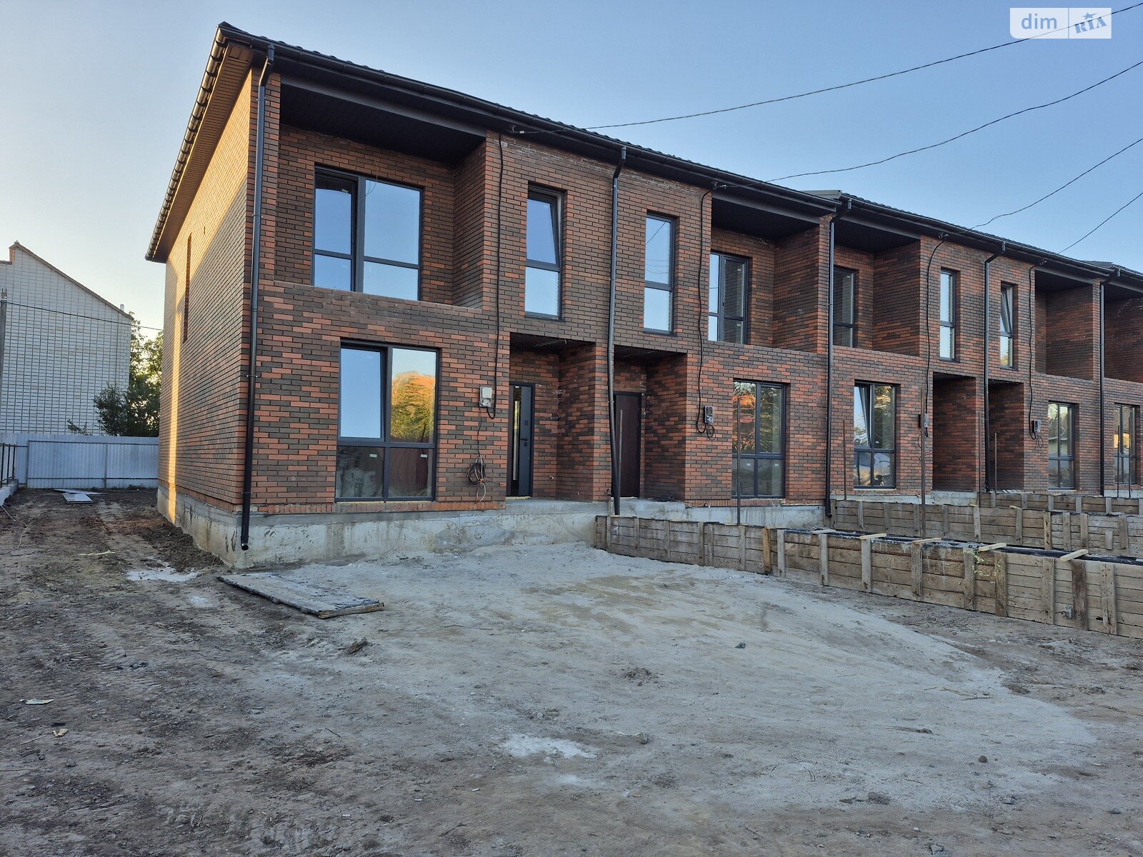 двухэтажный таунхаус, 120 кв. м, кирпич. Продажа в Винницких Хуторах фото 1 двухэтажный таунхаус, 120 кв. м, кирпич. Продажа в Винницких Хуторах фото 1