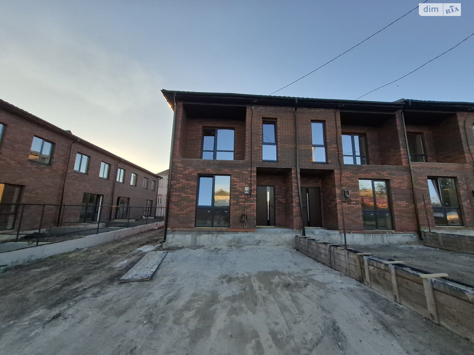 двухэтажный таунхаус, 120 кв. м, кирпич. Продажа в Винницких Хуторах фото 1 двухэтажный таунхаус, 120 кв. м, кирпич. Продажа в Винницких Хуторах фото 1