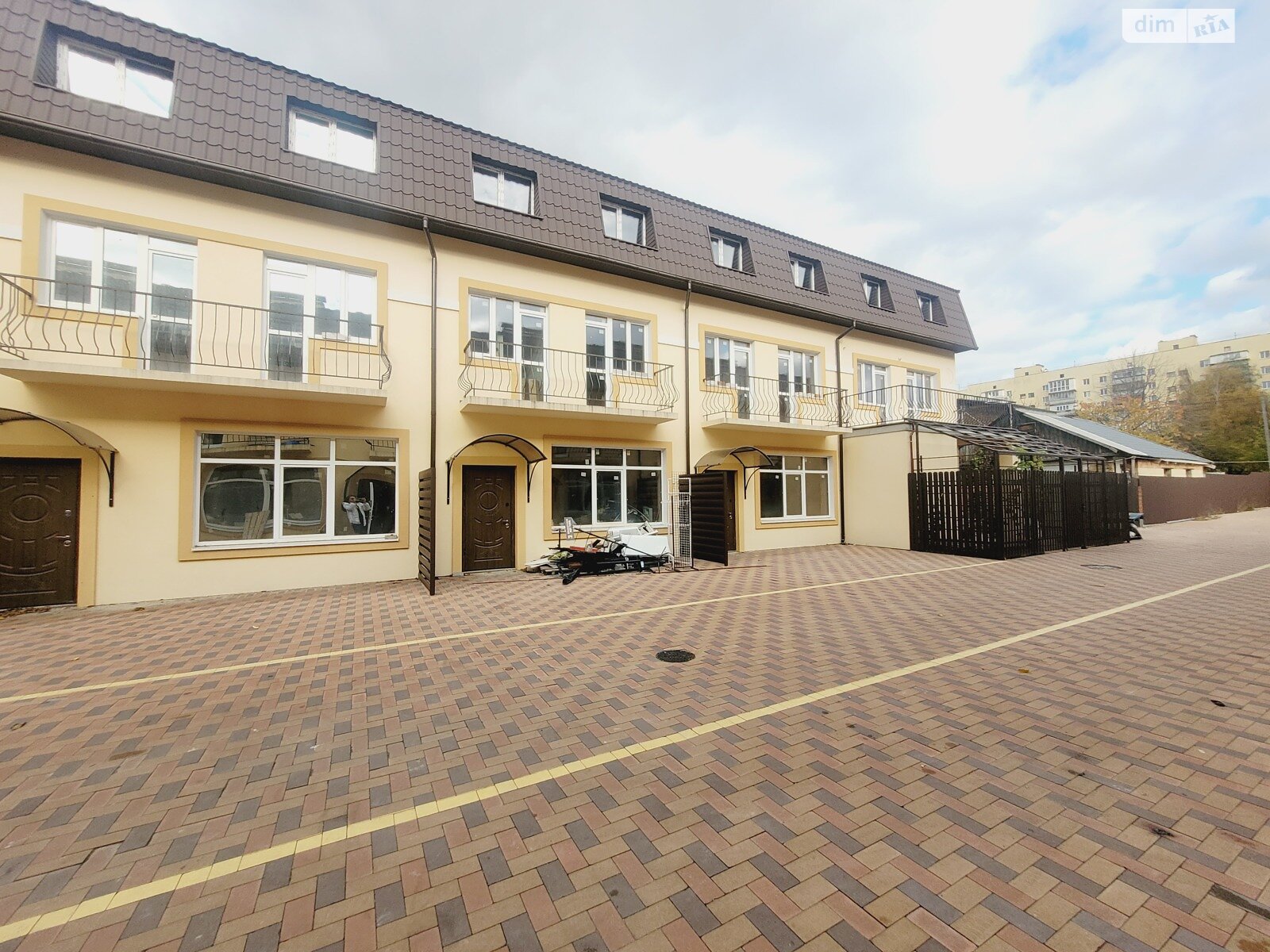 трехэтажный таунхаус, 96.2 кв. м, кирпич. Продажа в Вишневом фото 1 трехэтажный таунхаус, 96.2 кв. м, кирпич. Продажа в Вишневом фото 1