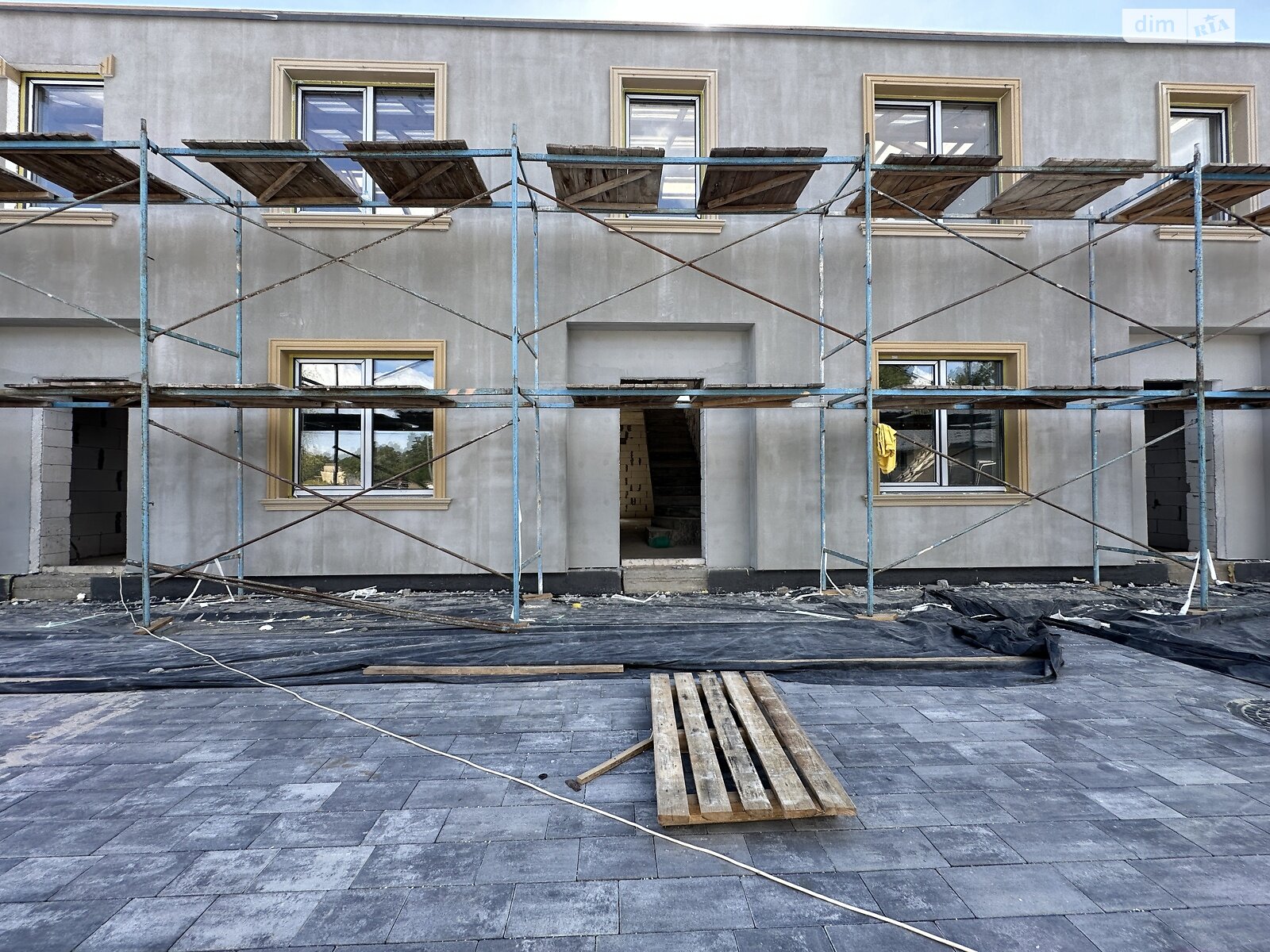 двухэтажный таунхаус, 106 кв. м, пеноблок. Продажа в Ворзеле фото 1