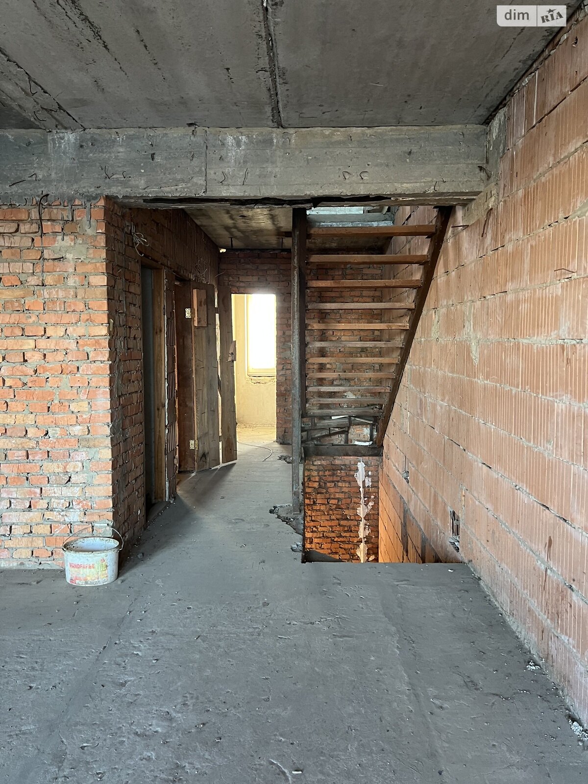 трехэтажный таунхаус, 199 кв. м, кирпич. Продажа в Ворзеле фото 1 трехэтажный таунхаус, 199 кв. м, кирпич. Продажа в Ворзеле фото 1