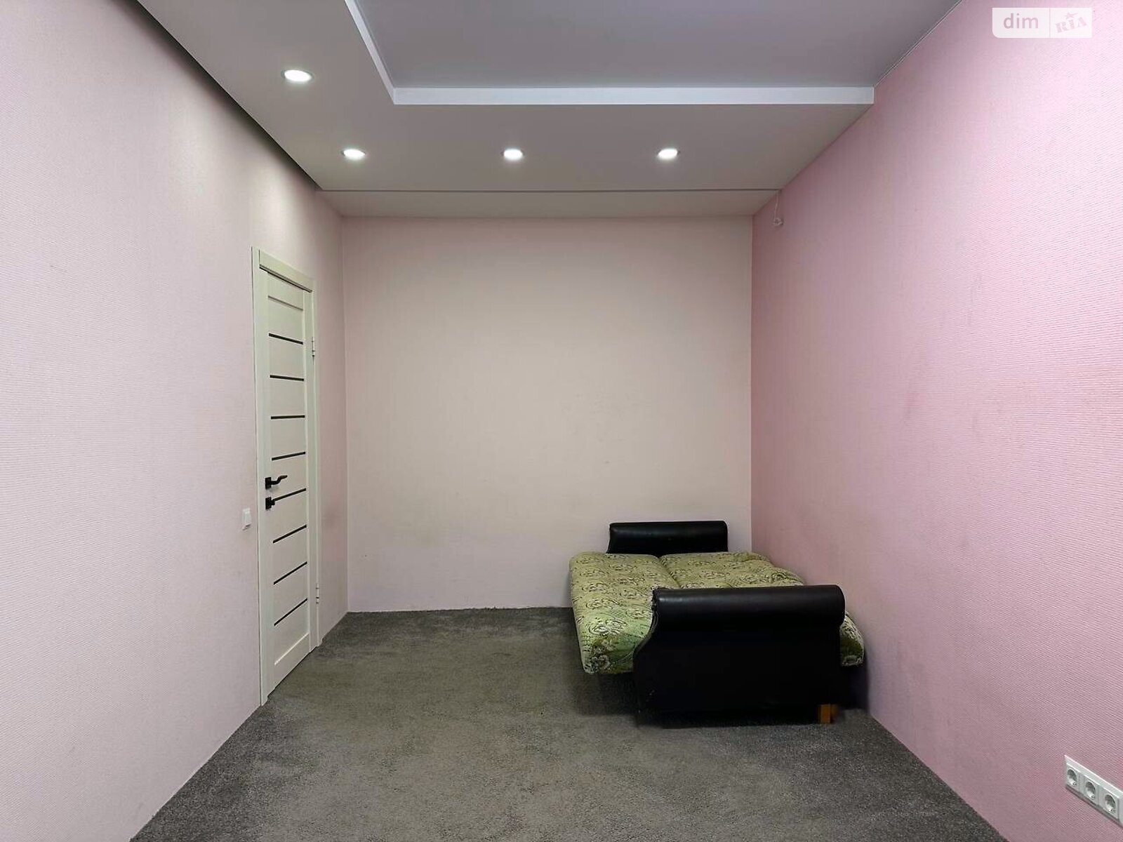 трехэтажный таунхаус, 198.9 кв. м, кирпич. Продажа в Ворзеле фото 1