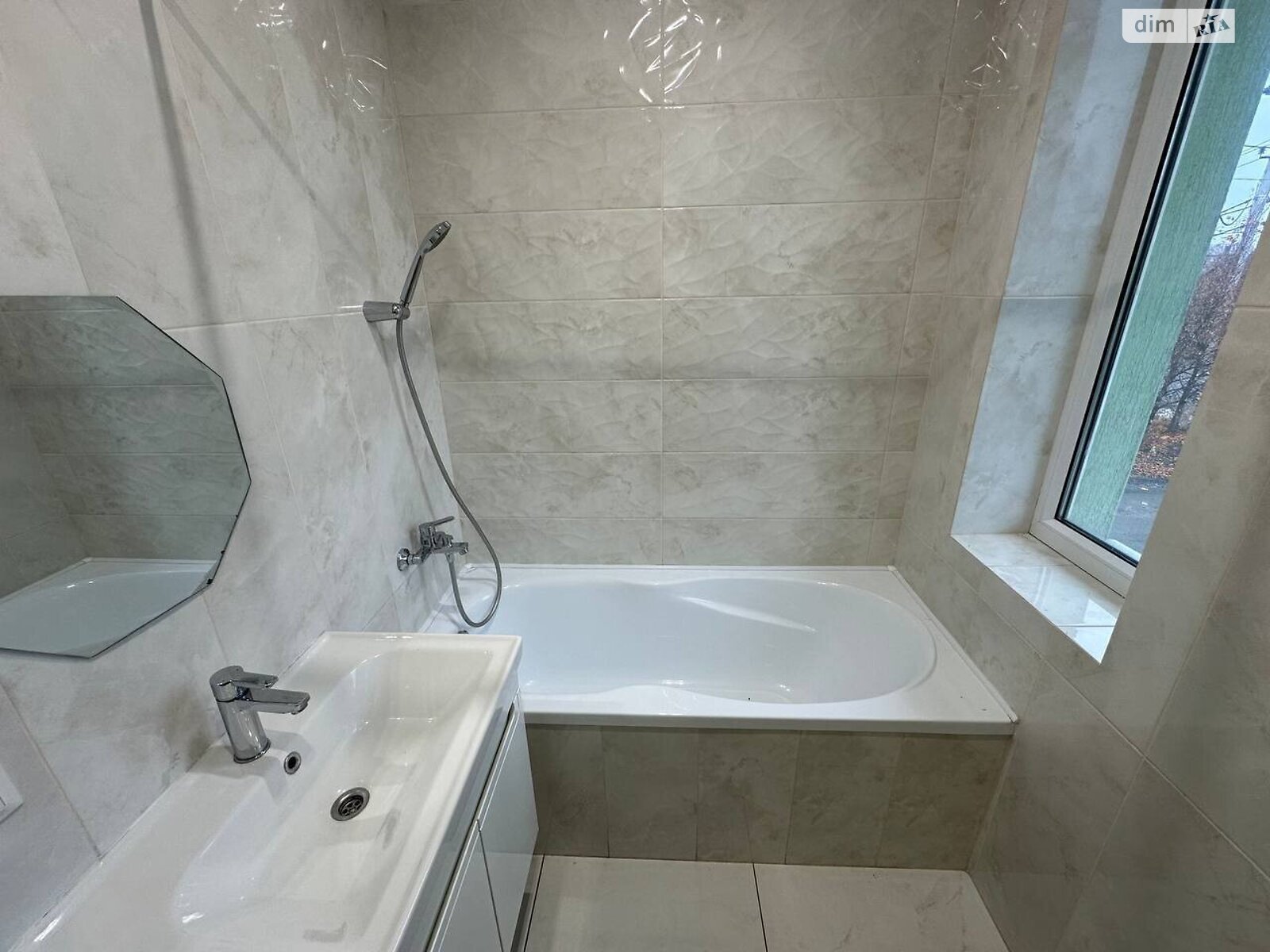 трехэтажный таунхаус, 198.9 кв. м, кирпич. Продажа в Ворзеле фото 1