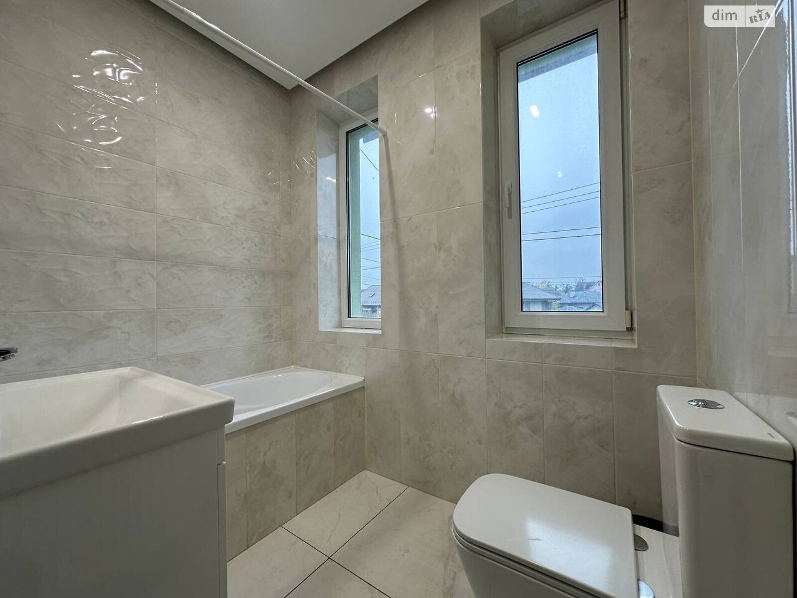 трехэтажный таунхаус, 198.9 кв. м, кирпич. Продажа в Ворзеле фото 1