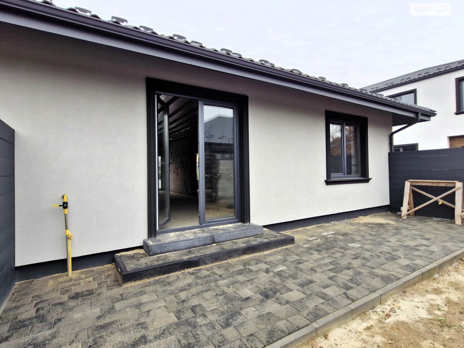 одноэтажный таунхаус, 82 кв. м, газобетон. Продажа в Ворзеле фото 1